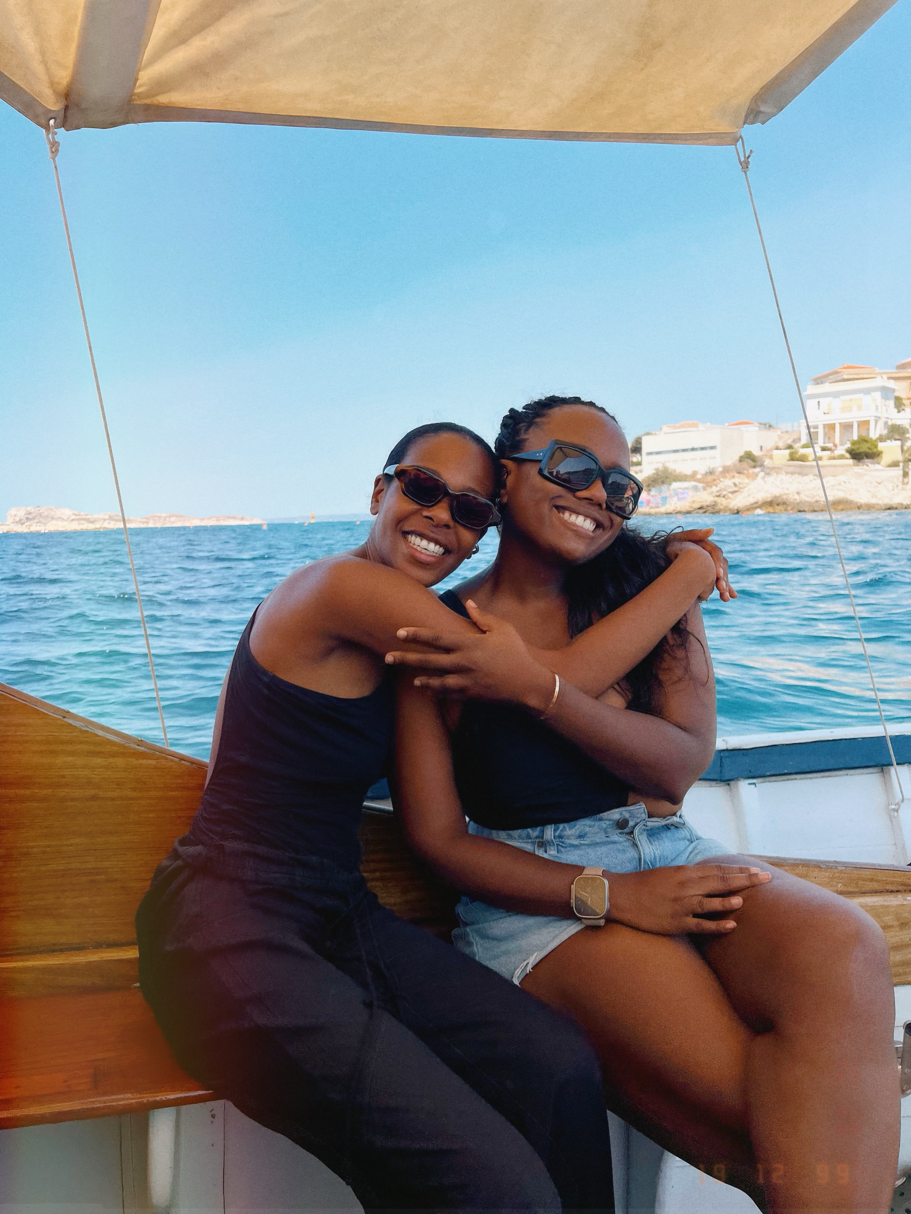 From Marseille 🇫🇷 with love 💕
This summer seems to be one of transformation and one that’s trying for a lot of us but one thing continues to ring true: love and friendship continue to prevail! 🫶🏽💗
#eurosummer #marseille #beachvibes #notrendingaudio