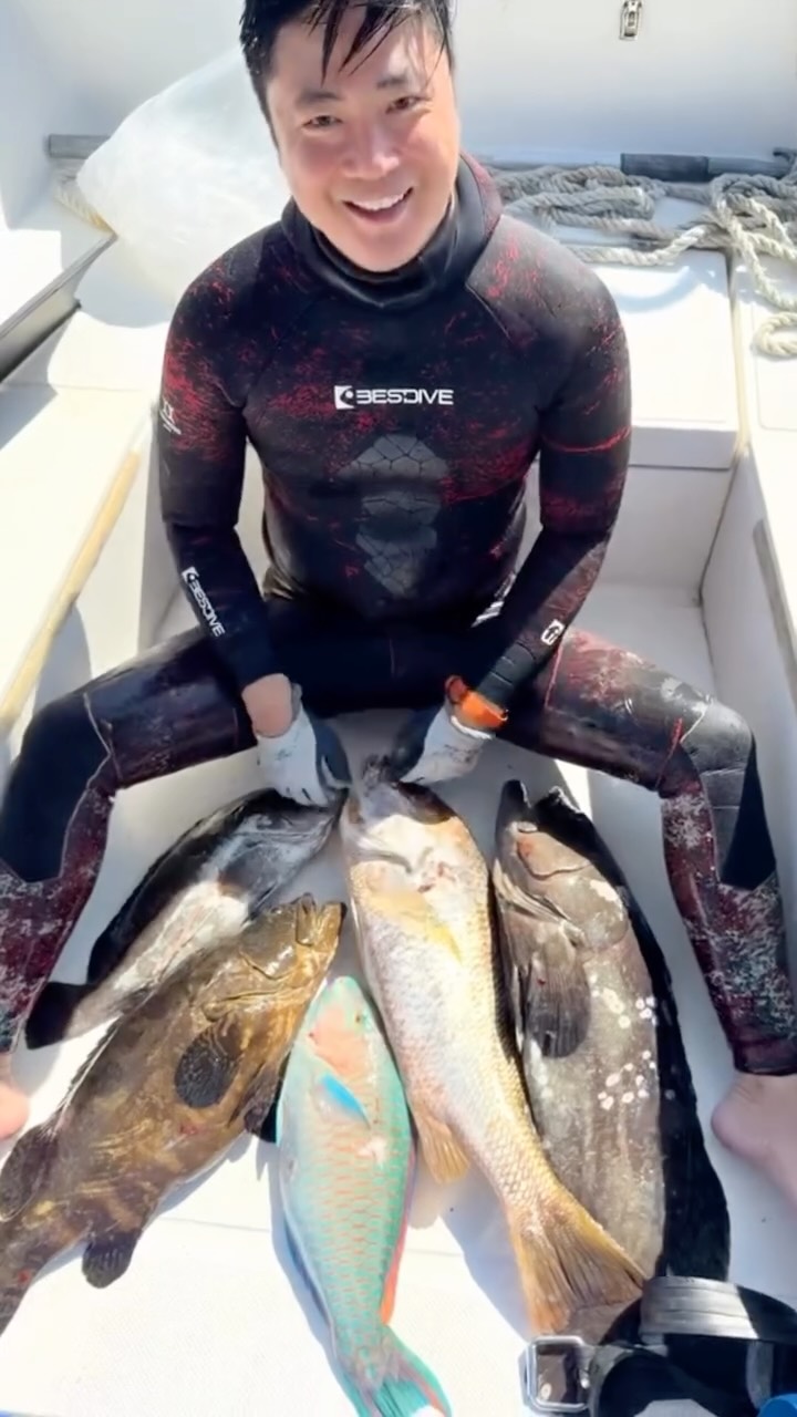 幾個月冇出去捉魚了 多謝上天恩賜
#freedivehk #香港潛水 #香港漁獵 #hongkongspearfishing