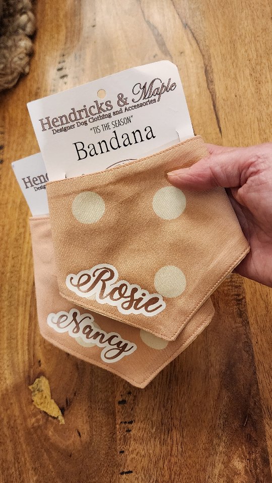 So who's getting this FANTASTIC order? Hint - it's a gorgeous mum and daughter duo from Queensland named Nancy and Rosie so you'll have to wait till it arrives and they do their unboxing reel lol 😆 😉
We can't wait to see them twinning in their gear 😍
Love anything you've seen here? - you can purchase all these pieces online at www.hendricksandmaple.com
#corgipuppy #corgination #bredloafkennels #hendricksandmaple #dogharness