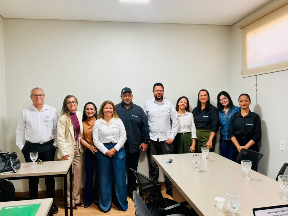 Hoje foi dia de fortalecer lideranças! 🤝
Um encontro de muito aprendizado, troca de experiências e desenvolvimento, apresentando caminhos para transformar conversas difíceis em oportunidades de crescimento, fortalecer equipes e exercer uma liderança com firmeza, empatia e respeito. 😉
Porque liderar também é saber ouvir, orientar e inspirar pessoas.💚
ACIAGRI – Força que representa! ✊