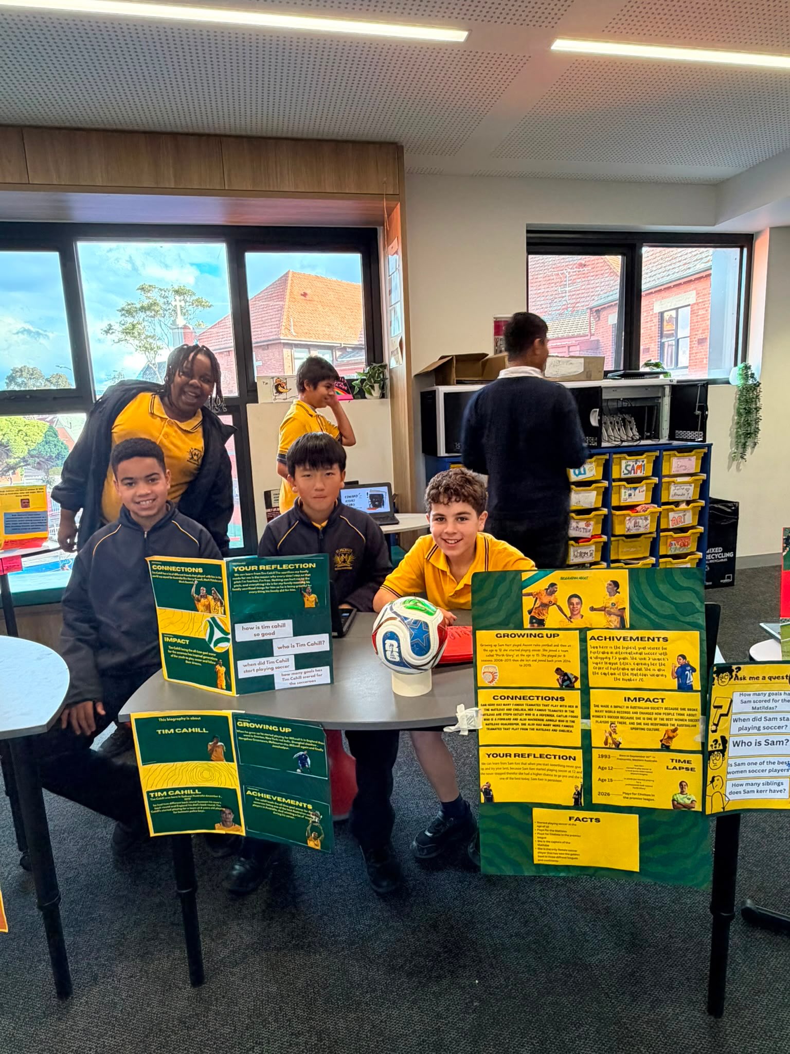 Last week, our Year 5/6 students proudly showcased their Inquiry learning by presenting biographies and slideshows on notable Australians. They shared why these inspiring individuals have shaped our nation’s history with families and our Year 3/4 students. We are so proud of their confidence, research and presentation skills. Congratulations on an incredible achievement! 🇦🇺👏