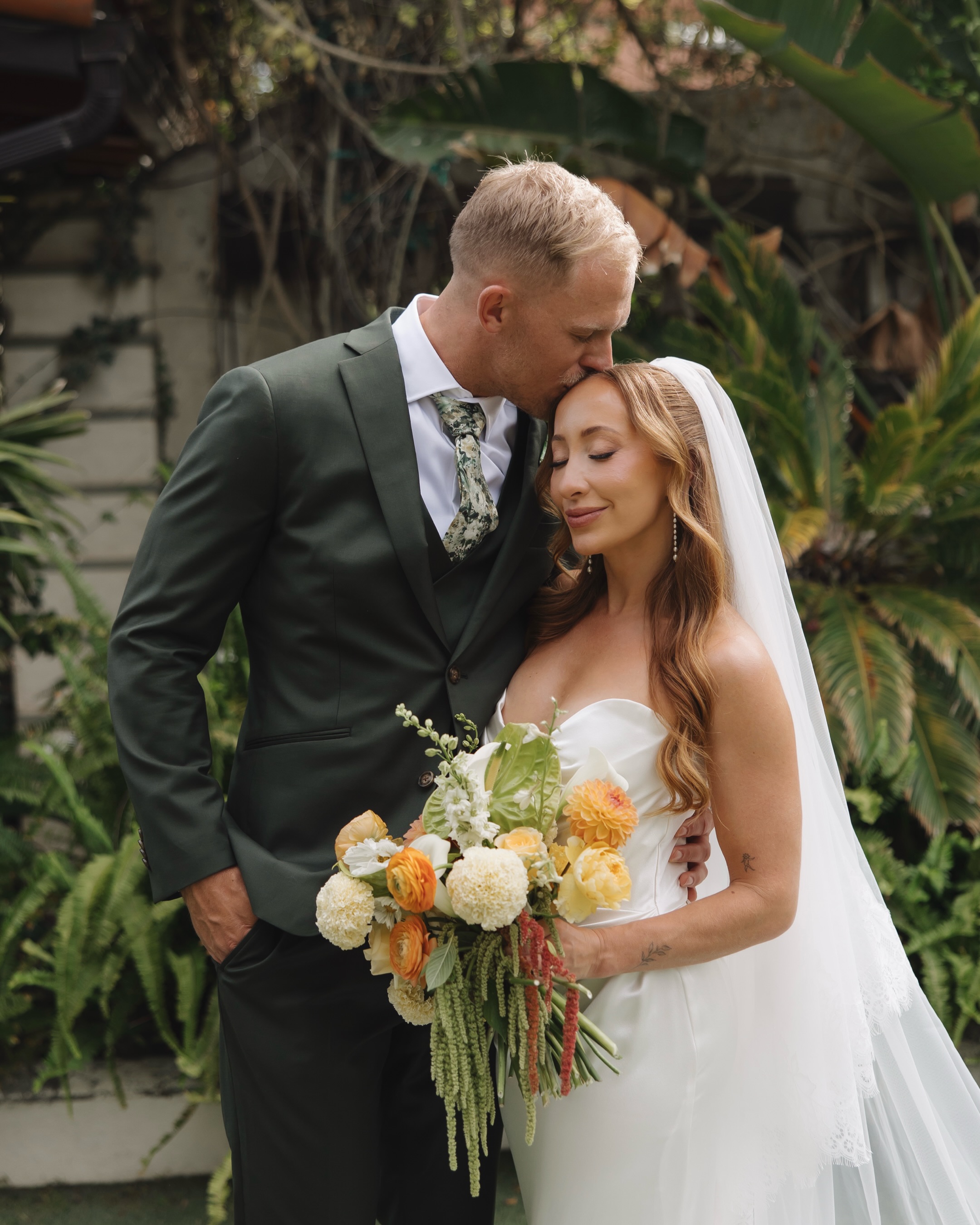 Let’s run this whole wedding day back because everything about it was *chefs kiss*
Love clients that instantly feel like friends
Wishing these two a life of growing old together, but never wrinkly (as Evan said in her vows)
Photo @dehaanphoto
Venue @tivoliweddings
Makeup @kylastuart_makeup
Hair @jaykaybraids
Florals @flourishedco_
SS @mckenzietaylorphoto
San Diego wedding photographer , SoCal wedding photographer