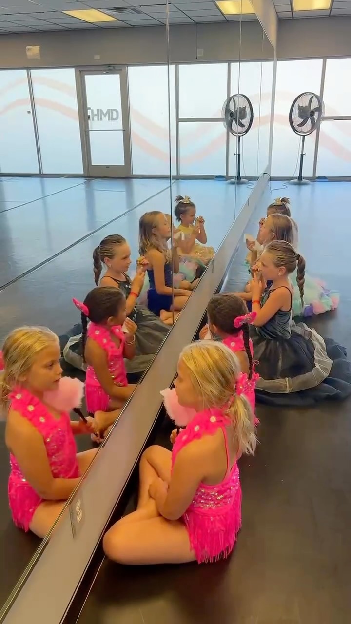 We love having our fun mini camps at HMD! They are filled with dancing, creativity, friends, and a lot of sparkle!