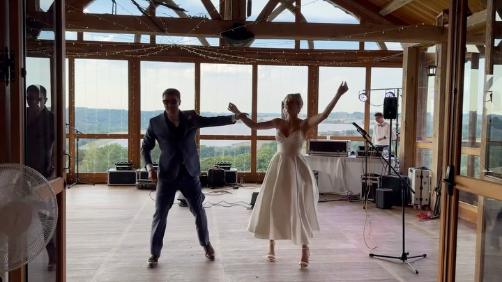 When the couple shock everyone including us 😱 with this epic entrance routine! @pheeownah you smashed it. We just loved everything about this day ❤️.
Filming for Memories 💛
Venue @essendieras.
Photographer @lydiataylorjonesphotographer.
Second shooter @rainymils.