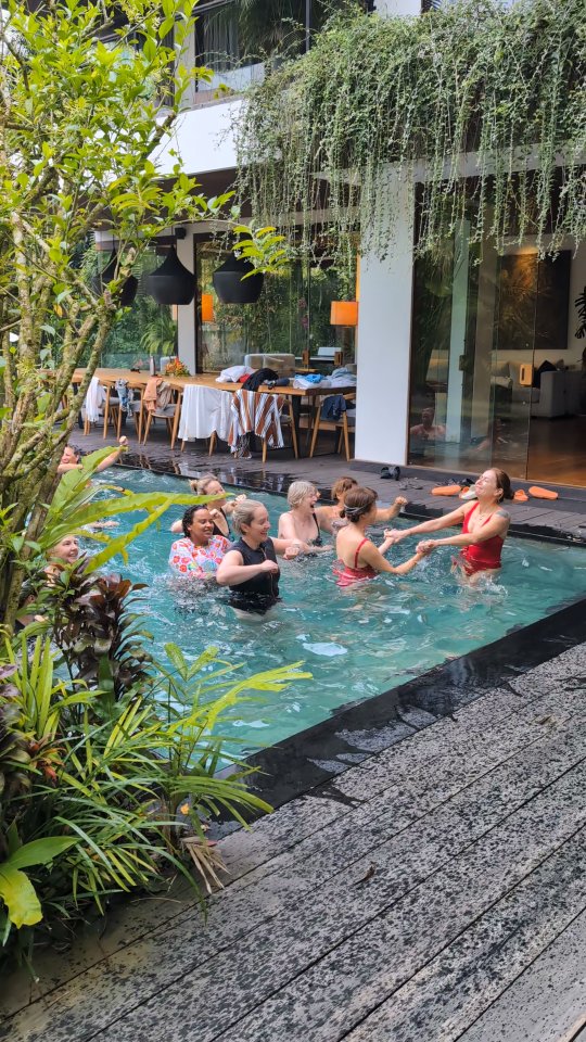 It's impossible to put our Bali Retreat into words. And the pictures are just the tiniest glimpse of the precious week we've just had. ❤️🌴😊🩷
An experience to be treasured. 🙏🏼❤️
