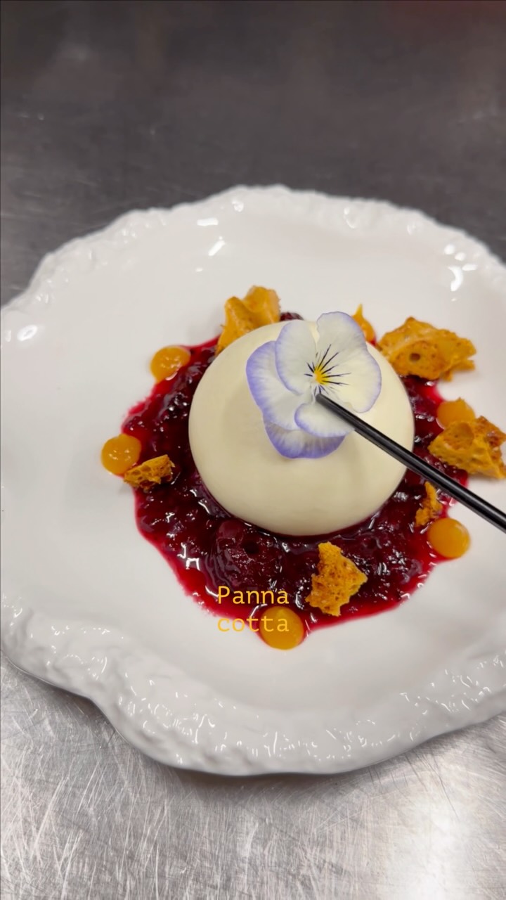Silky vanilla panna cotta, delicately plated with a vibrant mixed berry compote, crisp honeycomb, and bright apricot gel. Every element is carefully placed to create a dessert that’s as beautiful as it is delicious.
A little moment of sweetness, crafted with care. ✨
#MelbourneFood #MelbourneDesserts #MalvernEats #MelbourneRestaurants #FoodieMelbourne
