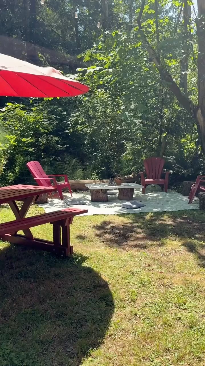 The yurt was a little too warm today...
So we took art therapy outside.
Creativity doesn't need perfect conditions. Sometimes all it asks for is birdsong, a cool breeze, shifting light through the trees, and a place where we can simply belong.
If you could create anywhere, where would your studio be? 🌿