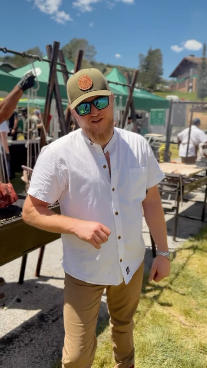 Grills are hot and rotisseries are spinning!!
Come join us at the 2nd Annual Fire & Flavor Festival at @deervalleyresort!!
We’re here Saturday and Sunday featuring a rolling lunch of 4-hour tomahawk sliders, crispy lechon pork belly with grilled pineapple chimichurri and braised lamb shank!
#privatechef #overlanding #adventure