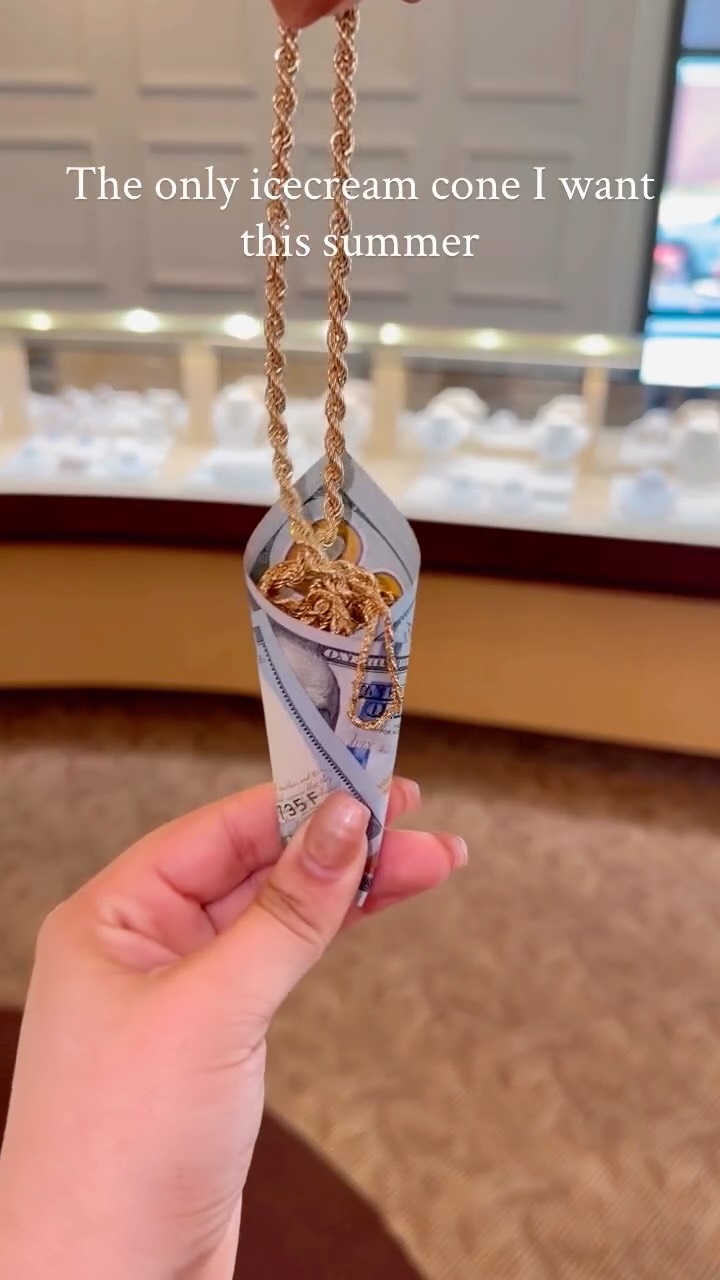 The best kind of sweet treat this summer. ๐ฆ๐ฉทโจ๐ฐ
#clevelandjewelry #rockyriver #westcleveland #goldropechain #summerjewels