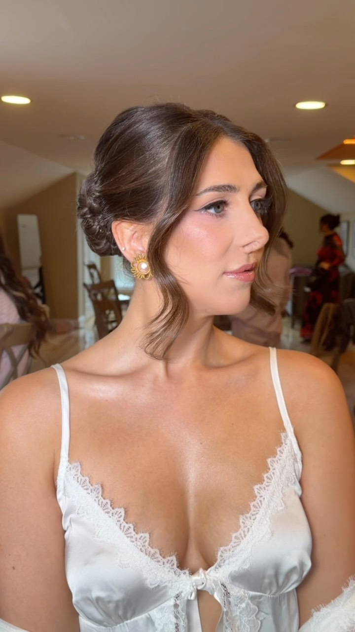 👰Mrs. Peyton is HERE!!👰
Bride mode: ON💍✨
Jacqueline is officially MRS. PEYTON!
From soft glam and a stunning updo, we brought the bridal magic.💄✂️
To all our future BB brides…your dream glam starts here🫶
💄Gaby
✂️Tracy
💒 @rockislandlakeclub
#2027bride #njmakeupartist #njhairstylist #softglam #rockislandlakeclub 👰 @jacquelinelaura_