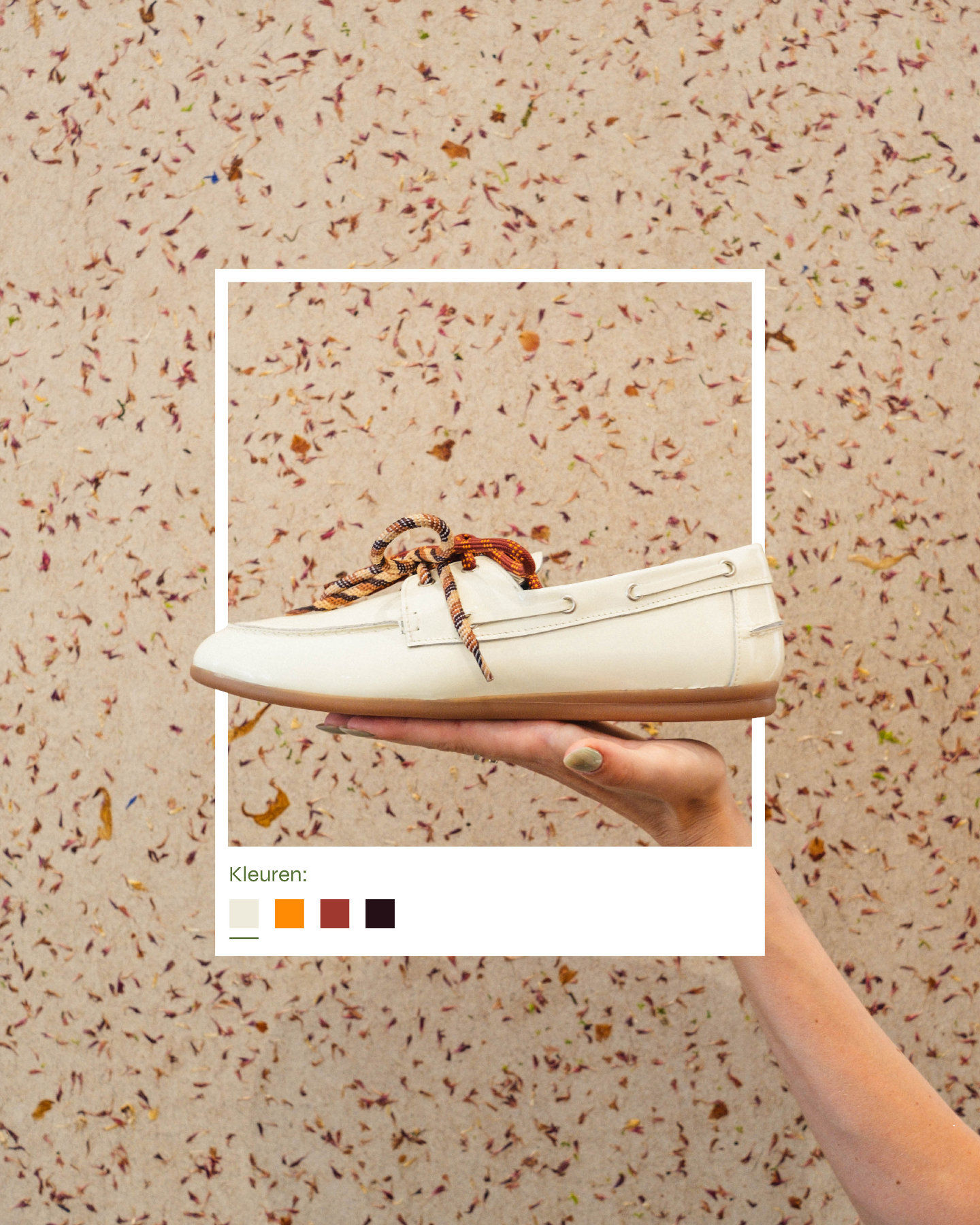 Nieuw bij Karakter: @kirruna_official mocassins. De perfecte finishing touch voor elke outfit. Tijdloos, comfortabel en moeiteloos te combineren, van casual tot elegant.
Verkrijgbaar in drie kleuren, zodat er altijd een paar is dat bij jouw stijl past. Kom ze ontdekken en passen in de winkel.
#karakterfashion #multibrandstore #kirruna