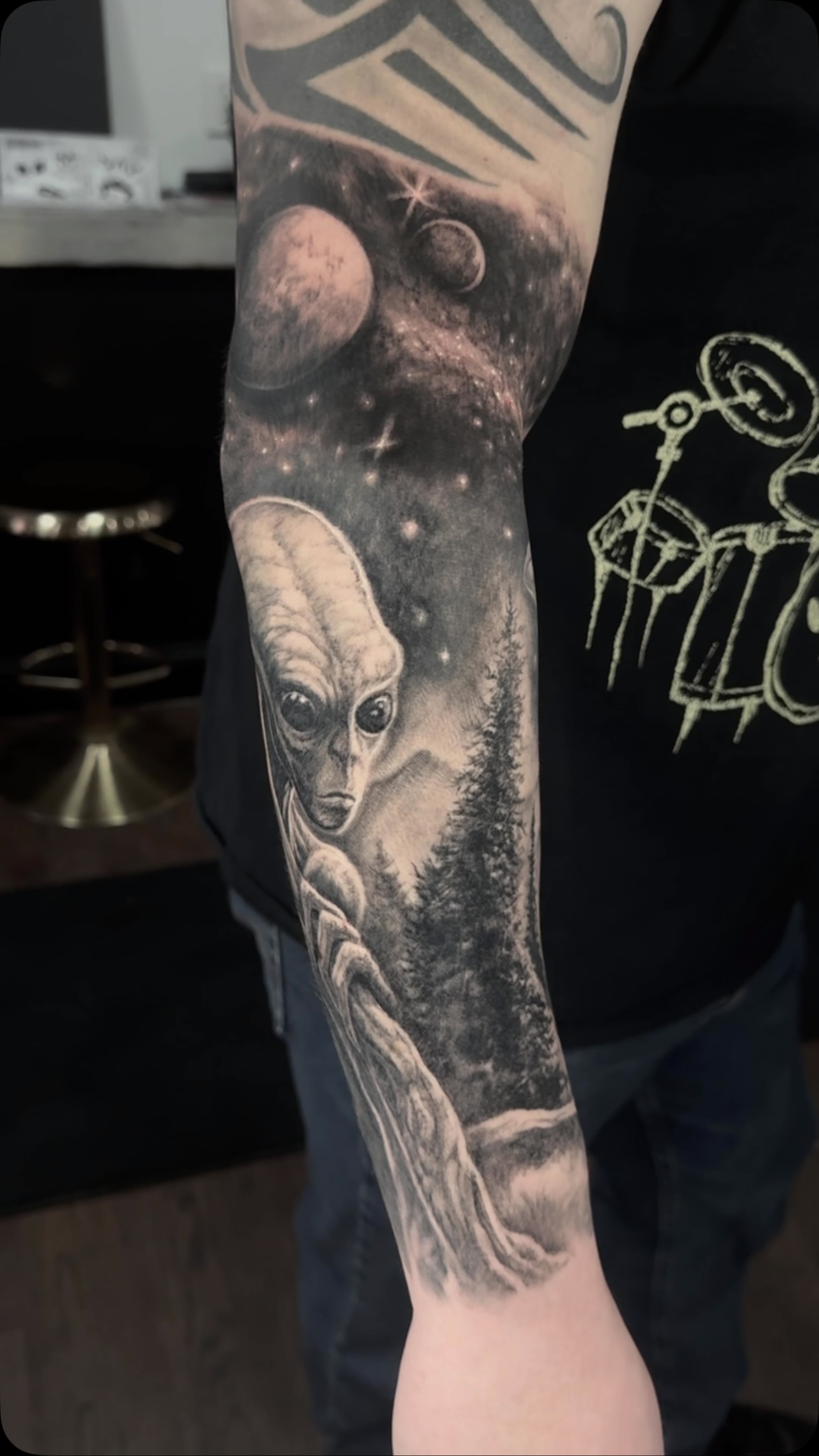I’ve barely posted any tattoos on Instagram this year.
It’s mainly because it has turned into a place saturated with ads and AI slop. It has become mostly useless for self promotion unless you’re willing to take on a second full time job making free “content” for the tech overlords to train their algorithms that further devalue human creativity. I miss not having to wade through a trash heap of slop just to see what my friends are up to and share my work with the world.
Anyway, here’s a tattoo I did a few months ago and it was a lot of fun. If you’d like a cool tattoo like this, please feel free to visit my website and fill out my consultation form!