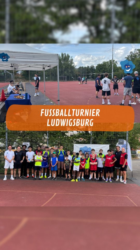 ⚽🏆 Turniertag bei KIDsmiling in Ludwigsburg-West! 🏆⚽
Ganz im Sinne einer Weltmeisterschaft konnten sich die Kinder und Jugendlichen eine Nationalmannschaft aussuchen, die sie beim Turnier vertreten wollten. Insgesamt waren rund 30 Kinder und Jugendliche vor Ort, 25 von ihnen traten in drei Teams als Kap Verde, Norwegen und Frankreich gegeneinander an.
Mit viel Einsatz, Teamgeist und jeder Menge Spaß wurde um den Turniersieg gekämpft. Am Ende konnte sich Kap Verde den Sieg sichern. 🏆🎉 Für alle Kinder gab es Medaillen und das Siegerteam durfte sich zusätzlich über einen Pokal freuen. Dieser wird künftig im @jugendcafe.westside ausgestellt.
Auch abseits der Spiele gab es einiges zu erleben: Auf einem 1-gegen-1-Court mit Minitoren konnten die Kinder ihr Können unter Beweis stellen und an einer Station mit einem Schussgeschwindigkeits-Messgerät herausfinden, wie schnell ihr Schuss ist. 💨⚽
Für die Verpflegung war ebenfalls gesorgt: Kostenloses Obst, Müsliriegel und Getränke standen für alle bereit 🍎🥤
Ein besonderes Highlight: Ein Kind möchte später Schiedsrichter werden und durfte beim Turnier schon selbst als Schiedsrichter mitmachen. So konnte es seinen Traum schon heute ein Stück weit ausprobieren. 🙌
Vielen Dank an unsere Trainer Luca-Jan und Sven, Standortkoordinator Dominik und alle Beteiligten für ihren Einsatz und natürlich an alle Kinder und Jugendlichen für diesen tollen Turniertag! 💙 🧡
#KIDsmiling #FußballVerbindet #Kinderfußball #Teamgeist #Ludwigsburg