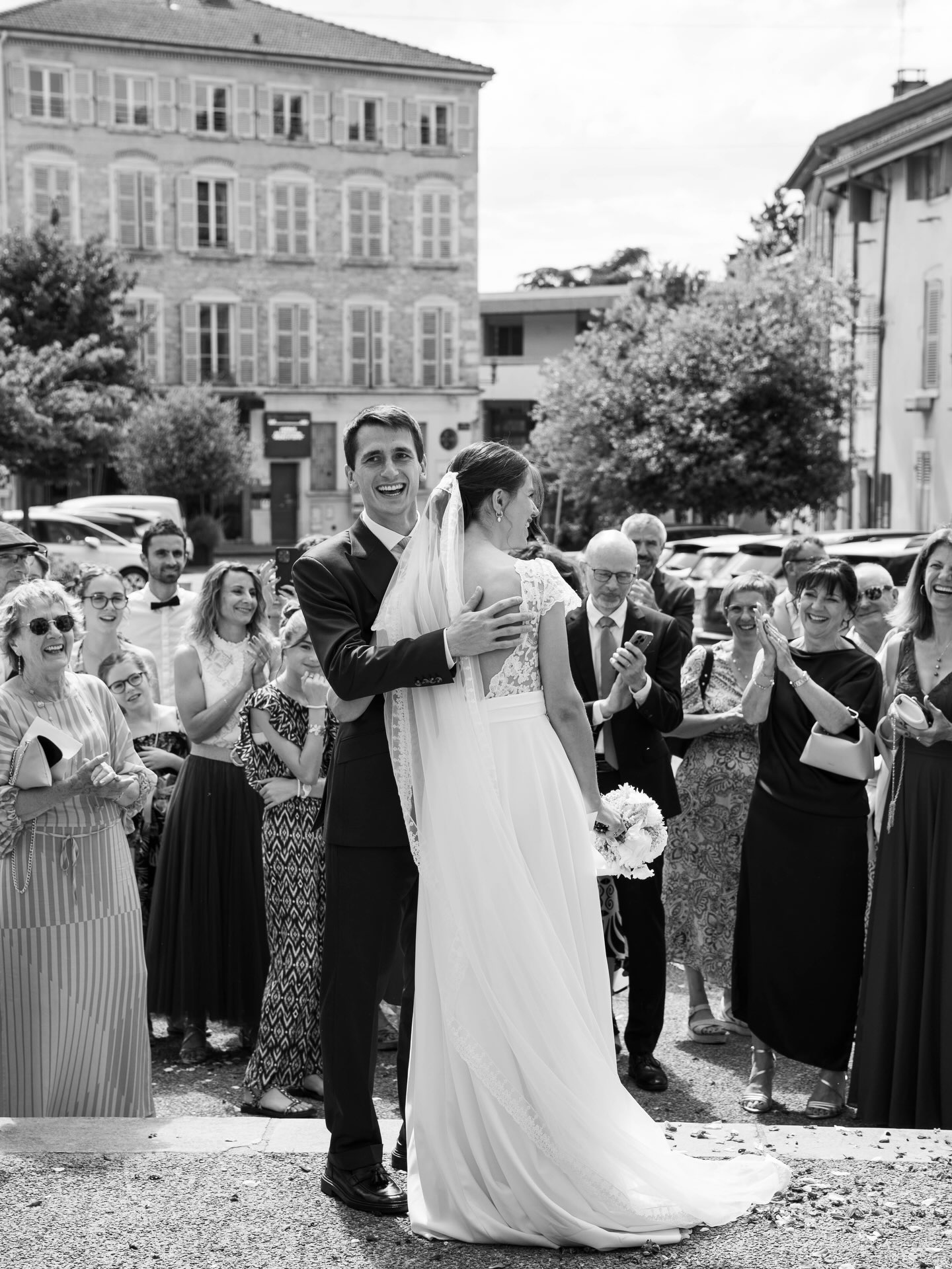 Sortie d’église ✨
#mariagelyon #photographemariage #mariagebeaujolais #weddingphotographer #weddingphotography