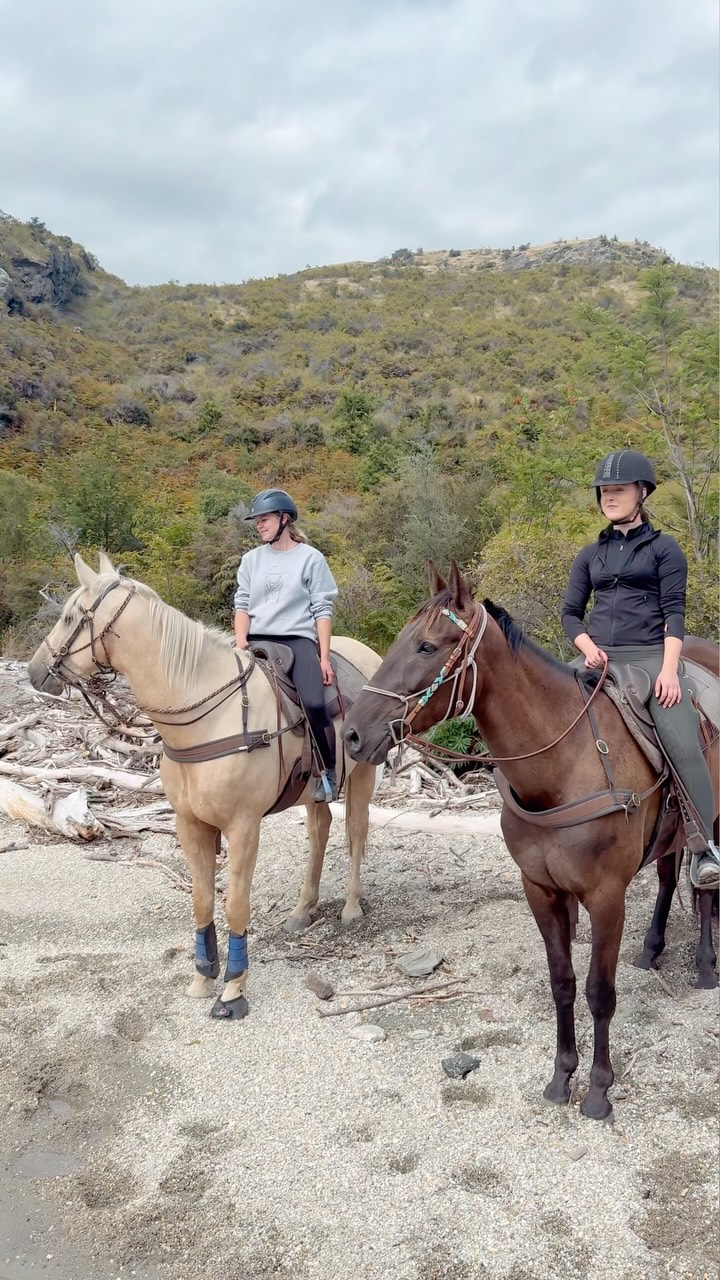 Often we get someone super keen to ride and makes this a must visit while in NZ. But it is quite special that often the people they bring along end up having the best time.
Boyfriends of experienced riders, friends, or family. It is our duty to give them the best time so they now have a new riding buddy.
Also a little tip if you are that experienced rider who brings their partner along… Let us do the teaching ;) You just tell them how great they do and look on a horse!
.
.
.
.
.
#horsesofinstagram #bestfriends #horseride #nzmustdo #lakewanaka