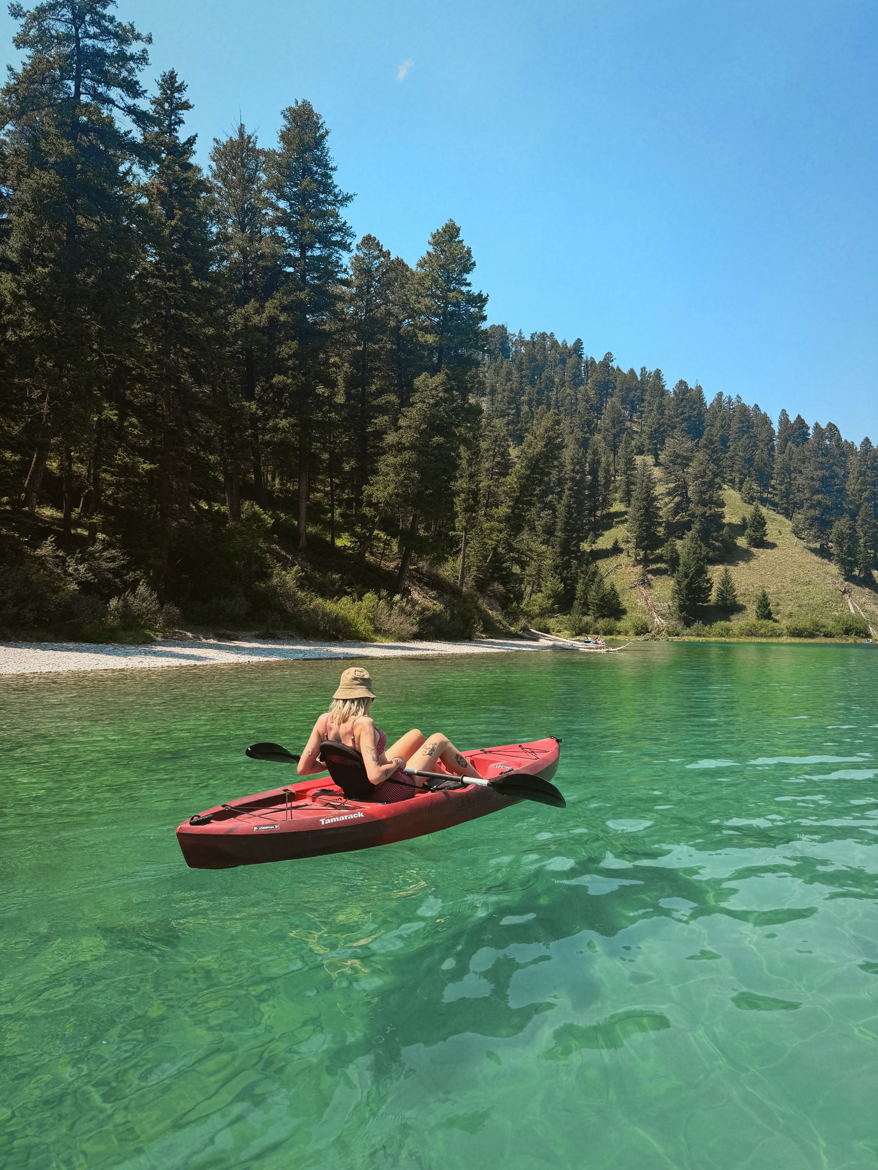 Cooling down in one of Montana’s prettiest places 💚 Nothing beats a lake day during this heat wave ☀️🛶🌲
#yellowstonepeakshotel #yellowstone #islandparkidaho #montanasummer #yellowstonetravel