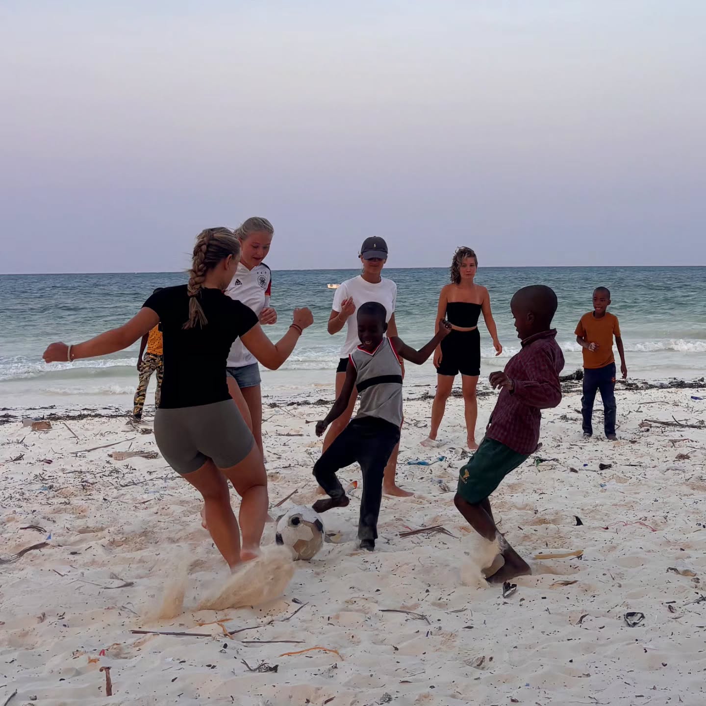 You, me & beach Football in Zanzibar? ☀️⚽️
Name a better way to spend your afternoon!
#zanzibarbeach #sportstyle #volunteerabroad #solotravel #travelmoments
