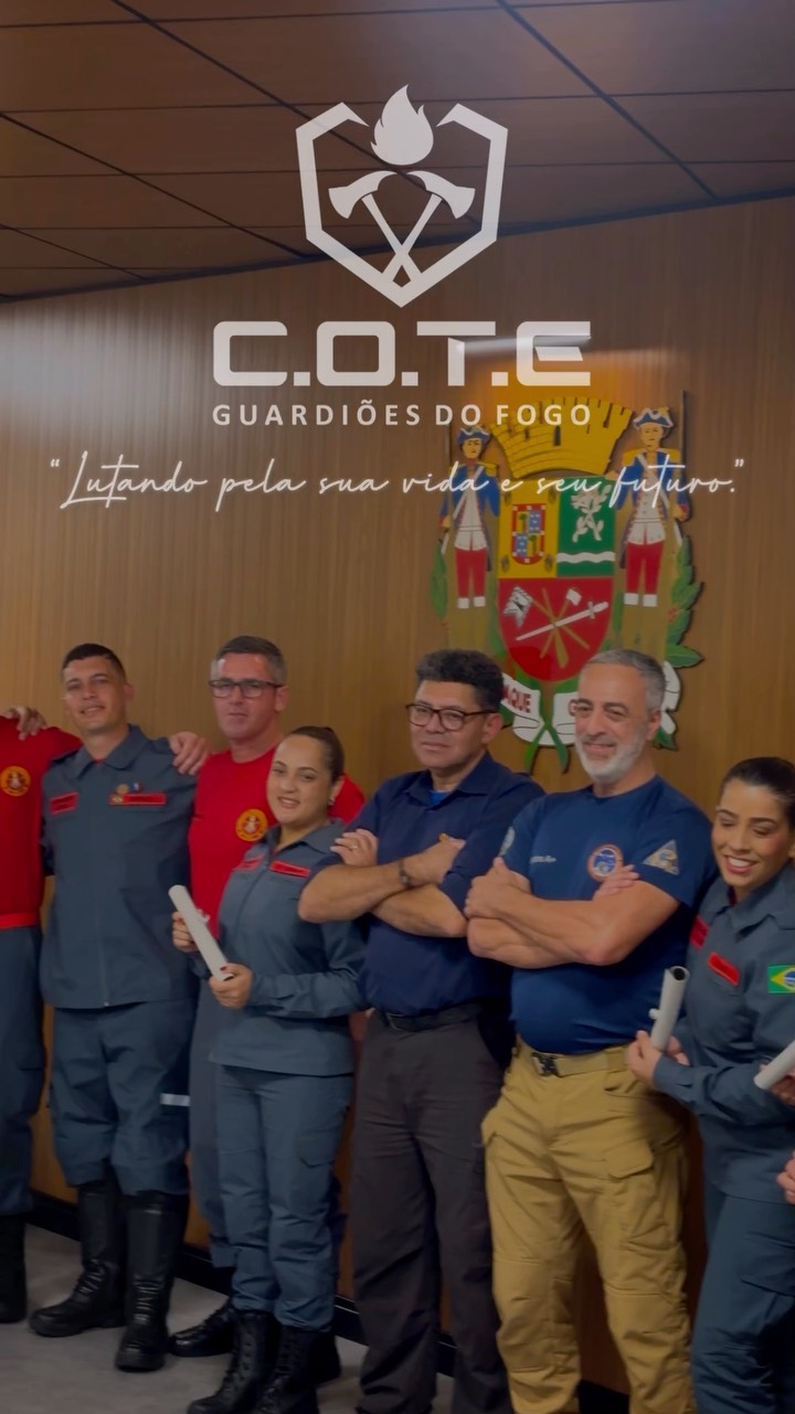 Tem curiosidade para saber como é um curso de Formação de Bombeiro Profissional Civil?
Confere aí um pouco de como é a nossa jornada aqui na COTE - Guardiões do Fogo, do início até a tão sonhada formatura para se tornar um(a) Bombeiro(a) Civil. 👨🏾🚒👩🏻🚒
Tenho certeza que você também vai querer realizar esse sonho conosco!
Somos uma Escola de Bombeiro Civil e Centro Operacional de Treinamentos Especializados do Vale do Paraíba e Região, situada em São José dos Campos/SP. Homologada e credenciada pelo Corpo de Bombeiros da Polícia Militar do Estado de São Paulo.
Apresentamos à você alguns dos nossos Cursos e Treinamentos:
- Bombeiro Civil (Formação e Reciclagem).
- APH (Atendimento Pré-Hospitalar) e em Combate.
- Primeiros Socorros.
- Resgate (Altura, Espaço Confinado…).
- Libras.
- NR’s (Normas Regulamentadoras): NR 23 - Brigada de Incêndio, NR 33 - Espaço Confinado, NR 35 - Trabalho em Altura...
- E muito mais!
Trabalhamos também com Assessorias e Treinamentos voltados à Empresas, capacitando seus colaboradores com segurança e excelência! 😊
Contamos com uma ótima estrutura e profissionais com muita experiência, credenciados, altamente capacitados e qualificados para lhe atender da melhor forma possível!
Por isso estamos empenhados em formar excelentes profissionais prontos para o mercado de trabalho.
Nossa maior motivação é saber que podemos mudar vidas e construir sonhos, dando sempre o nosso melhor à VOCÊ!
Da uma conferida lá na nossa agenda de cursos e treinamentos pelo link da bio e garanta já a sua vaga para as próximas turmas. Não perca!
Entre em contato conosco para maiores informações e venha nos conhecer, será um enorme prazer em recebê-lo(a)! ❤️
Para maiores informações:
📞 (12) 98136-0655 (WhatsApp)
📭 contato@guardioesdofogo.com.br
🏠 www.guardioesdofogo.com.br
📍Rua Sebastião Humel, 412, 2 Andar - Centro - São José dos Campos/SP
C.O.T.E - Guardiões do Fogo,
“Lutando pelo sua vida e seu futuro.”
#bombeirocivil #aph #cursos #profissão #sãojosédoscampos