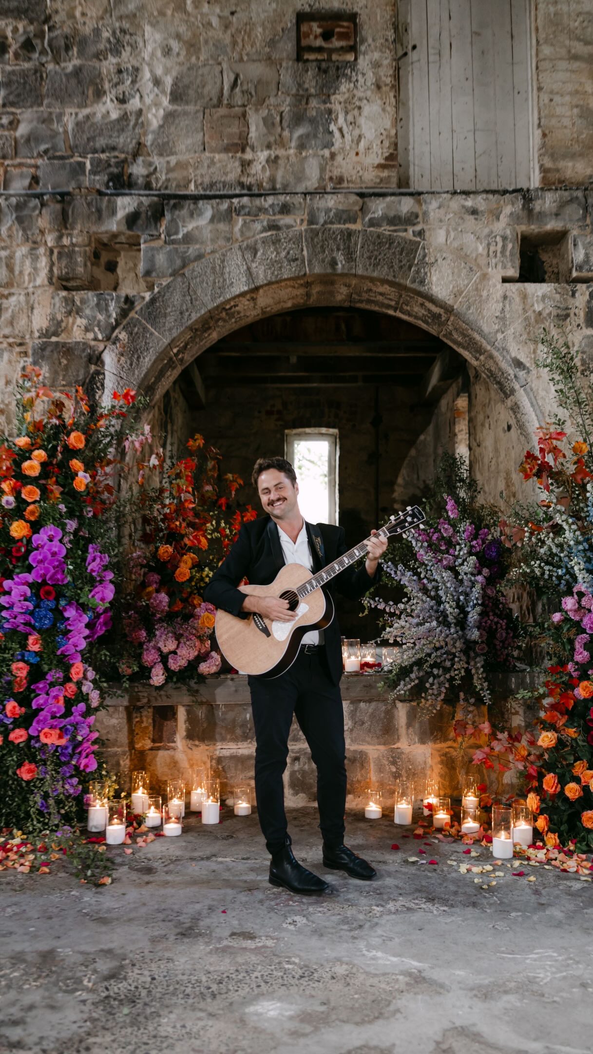 6 day countdown is on for the start of the next wedding season. It really couldn’t start anywhere other than @provenance_weddings . Let’s go Emilie & Katrina!
@fenechguitars - Delta Blues