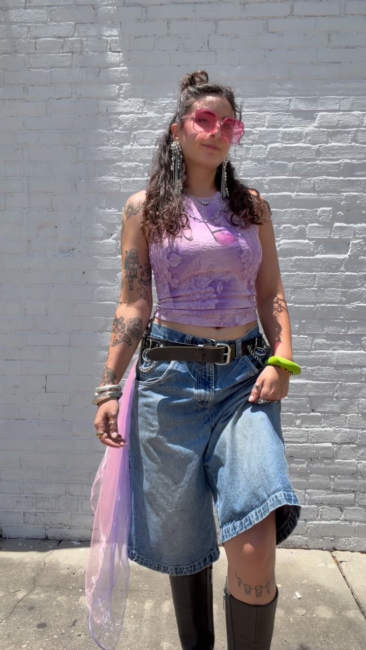 Syd has been styling some awesome street wear for you guys! Come check it out!!
#timewarpbr #shoplocal #midcitybr #vintagefashion