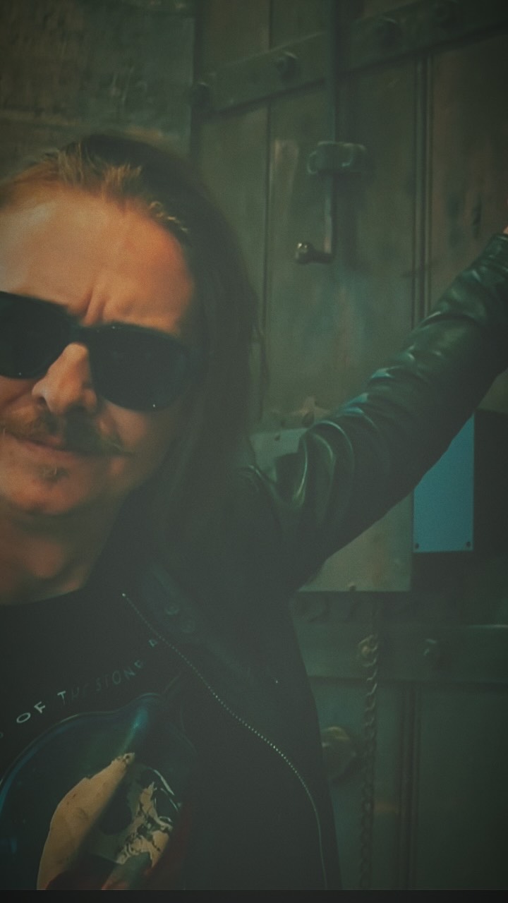 Working something into shape.
#alternativerock #newsingle #musicvideo