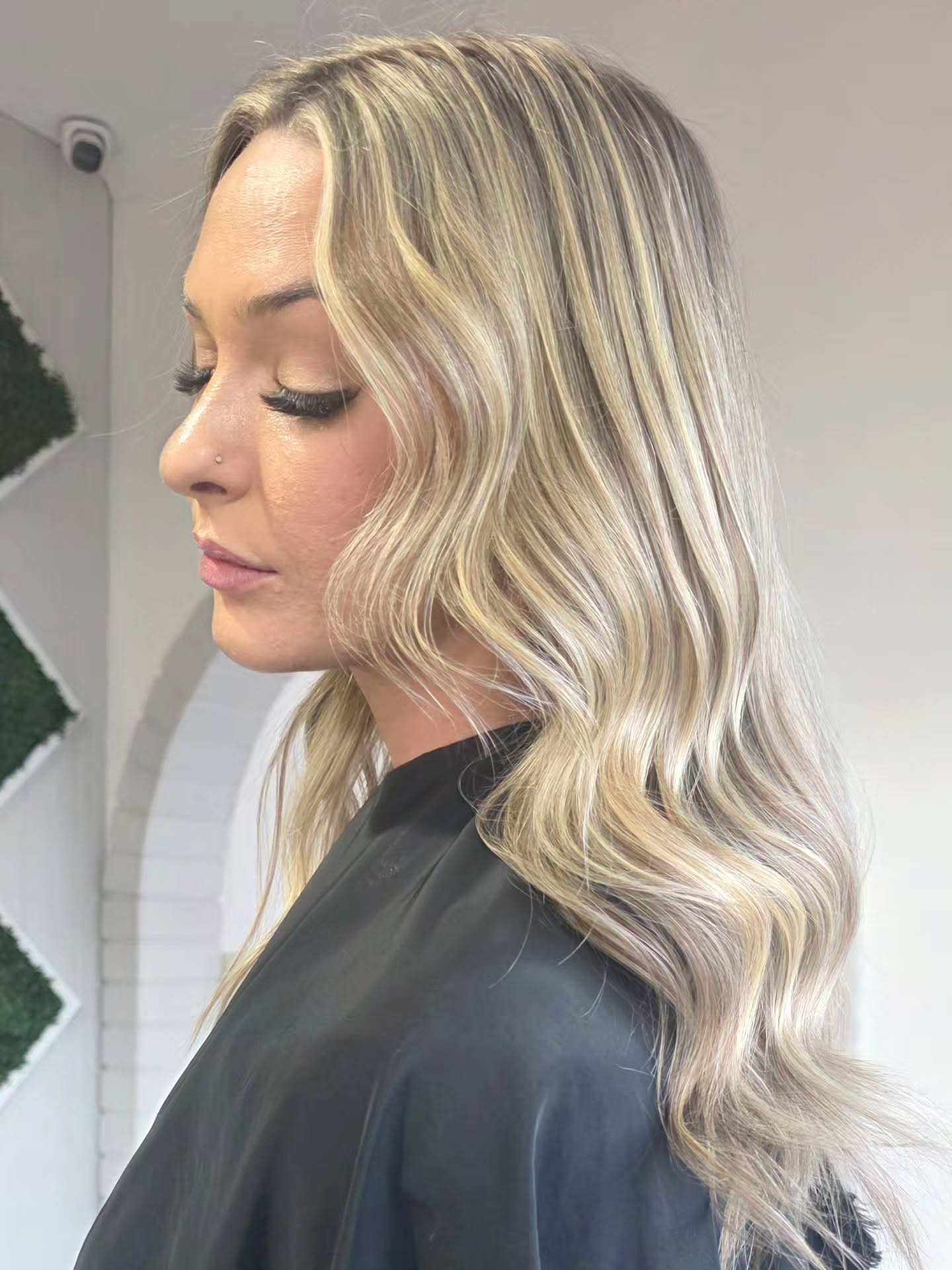 Luxury blonde isn't about being the brightest... it's about being beautifully balanced 🤍
Soft, seamless dimension. Creamy blonde. A lived-in finish that grows out effortlessly.
Every placement is intentional. Every formula is bespoke. Because no two heads of hair are the same.
Colour that's customised to you. Effortless to wear. Beautiful from day one to week ten 💁🏼♀️
#launcestonstylist #launcestonhairdresser #pravana