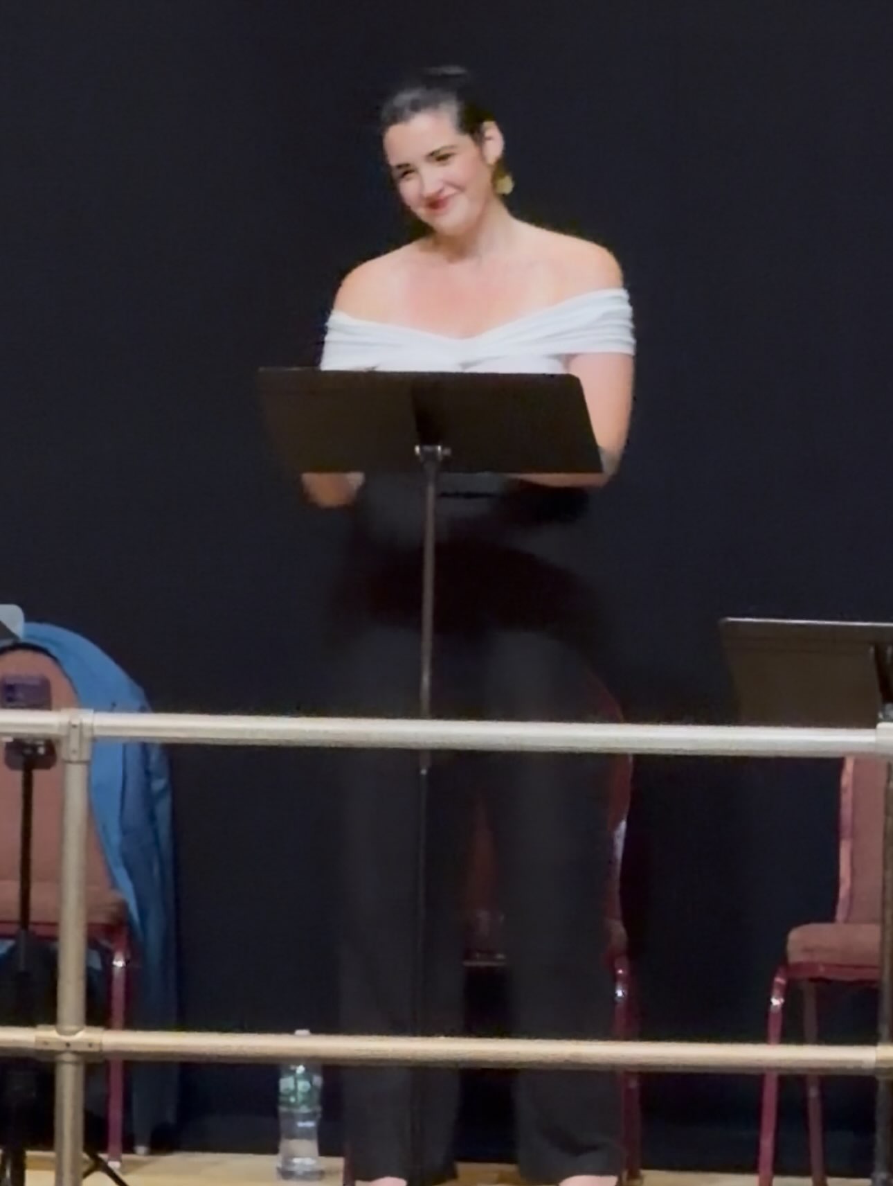 Two blurry moments of what it feels like to sing Butterfly with a full orchestra underneath you 🦋
The most exciting, thrilling, fun few weeks speed-learning this role and stepping in for the cover reads. Thank you times a million to the inspiring musical dream team of @lukepoeppel / @anna_betka / @marveypooo for making it possible, and to the other singers (and my staging other half @sturmn8r) for welcoming me into your Puccini magic.
Putting this score back on the shelf for the next 5-10 years, but it’ll stay in my heart 🥲❤️