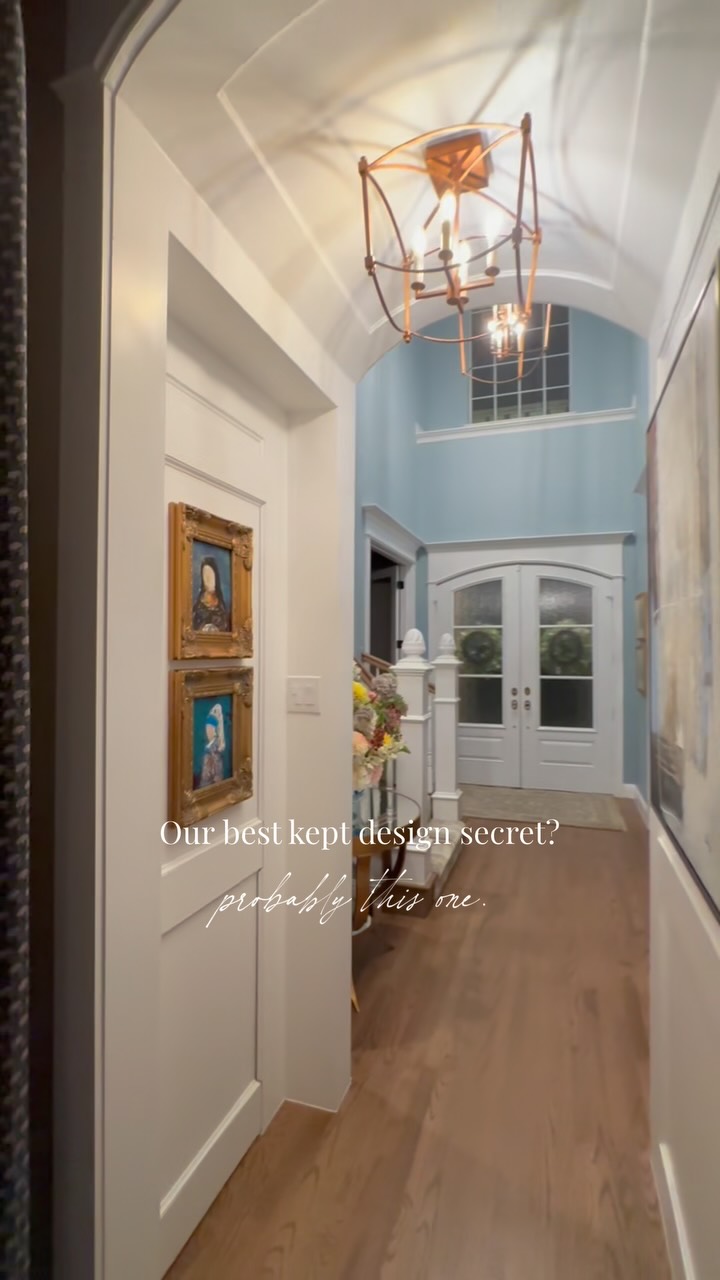 Behind one of our favorite secret design moments is a pair of custom works by @tracypalmerart, a modern take on the Mona Lisa and Girl with a Pearl Earring. Beautiful on their own, but even better as part of one unforgettable reveal. ✨
#rubyrevival #secretpassageway #customartwork #interiordesigner #luxuryhome