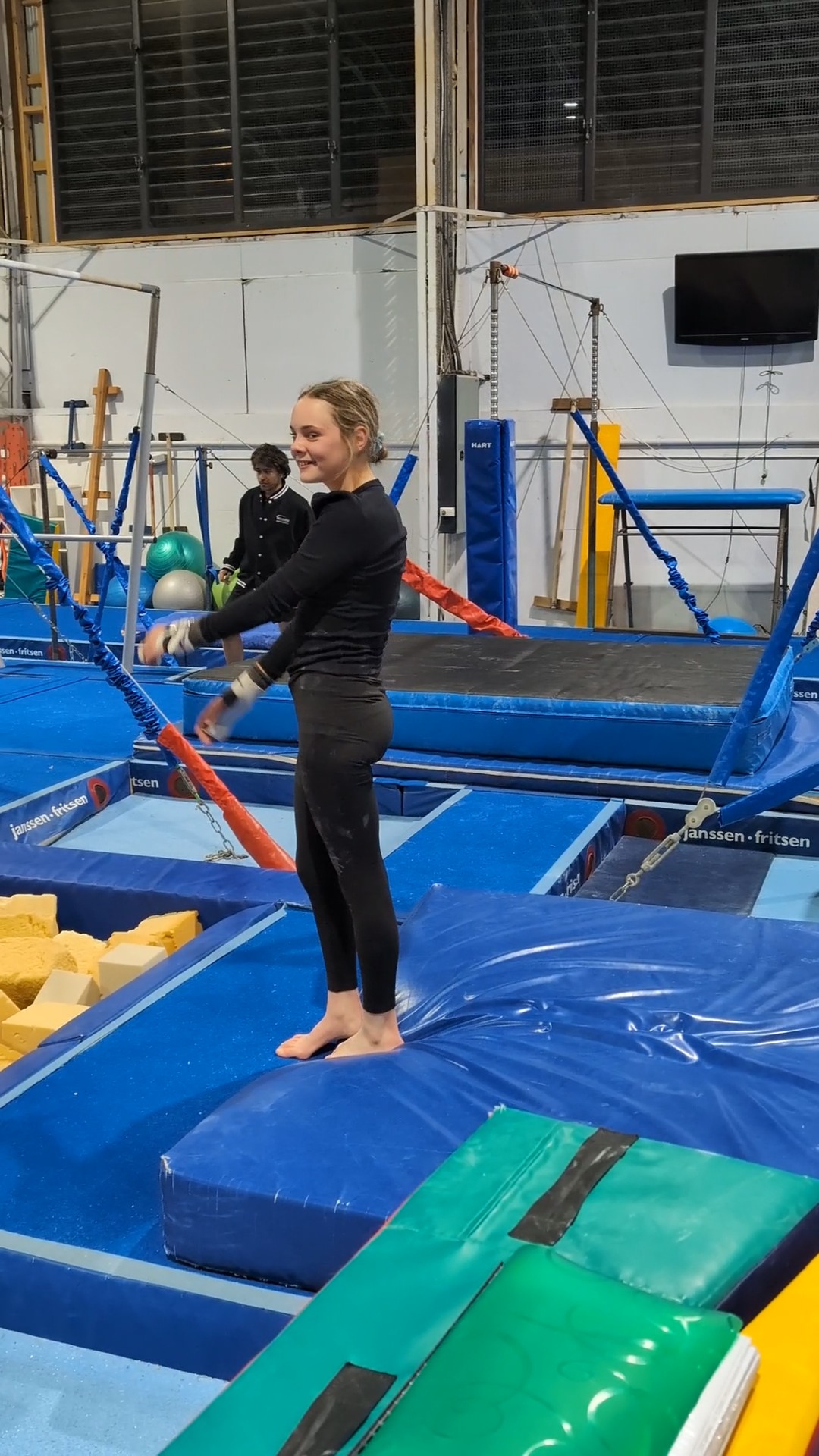 🙌 CAST TO HANDSTAND UNLOCKED! 🙌
A huge congratulations to Team Lyra's Peyton, who has officially nailed her cast to handstand on bars! 💙⭐
This is one of those skills that takes countless reps, plenty of strength, and a whole lot of determination. Peyton has been putting in the hard work every training session, and it's so exciting to see it all come together!
We're so proud of your persistence and can't wait to see what milestone you conquer next. Keep reaching for the top, Peyton! 💪🤸