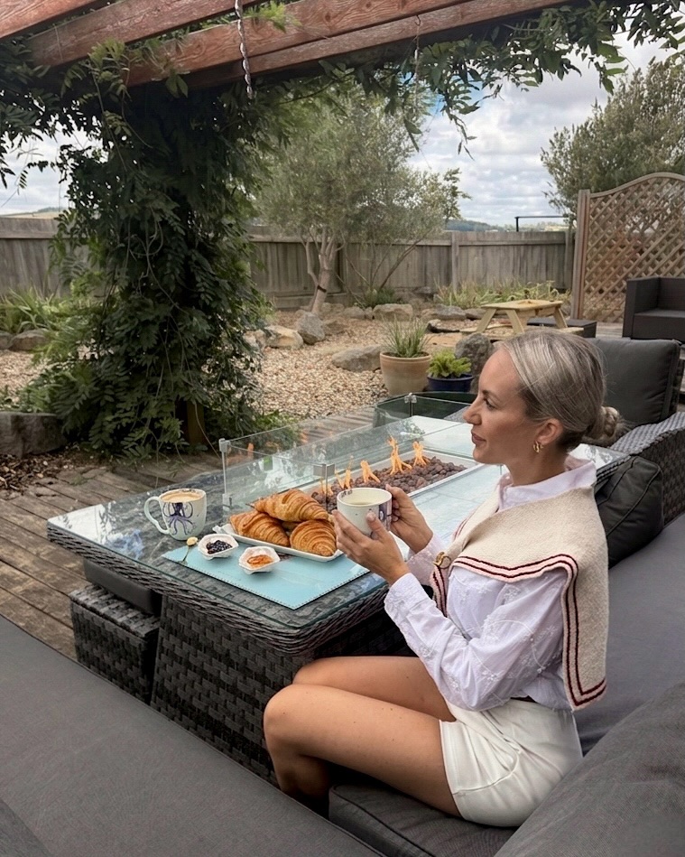 A little colour for slow summer mornings 🦋
Morning matcha, warm croissants and nowhere I’d rather be than out in the garden. I’ve been styling some beautiful pieces from Yvonne Ellen London and they make even the simplest breakfast moments feel that little bit more special ✨
I love the playful, vintage-inspired designs and little details from the statement animal illustrations to the pops of colour and gold accents. Pieces that are full of personality, but still feel elegant.
The perfect excuse to turn an everyday morning into a moment 🤍
ad | gifted @yvonneellen
#slowmorning #summermorning #cotswoldmums
