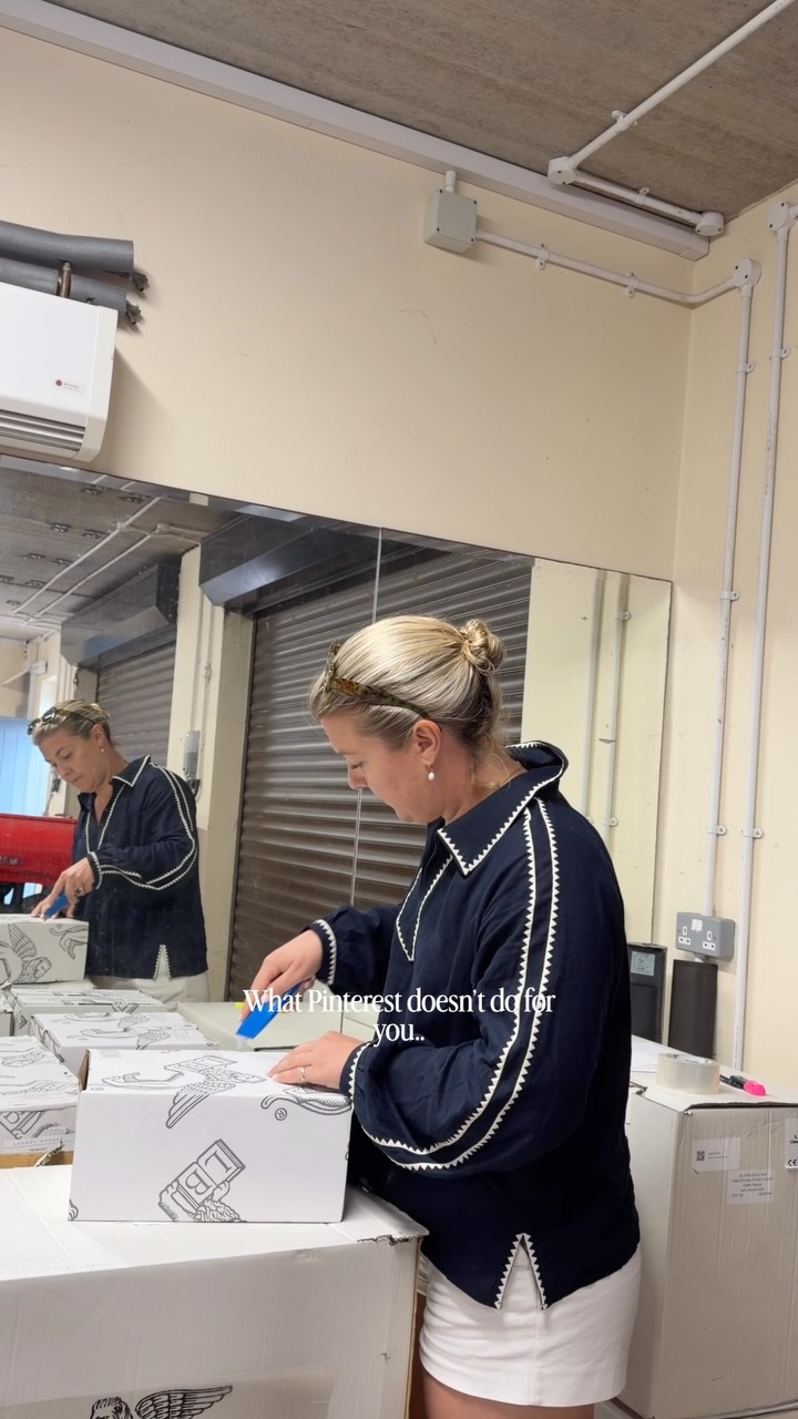 📦 | Exciting deliveries have started arriving at Project West.
It felt like Christmas morning on site, ploughing through our procurement schedule. Seeing beautiful items materialise really is one of the many ‘best parts’ of this industry. 🤤
……
Interior design, interior designer, bathroom design, new build home, construction phase, interior architecture, sanitary ware, luxury design, luxury bathroom