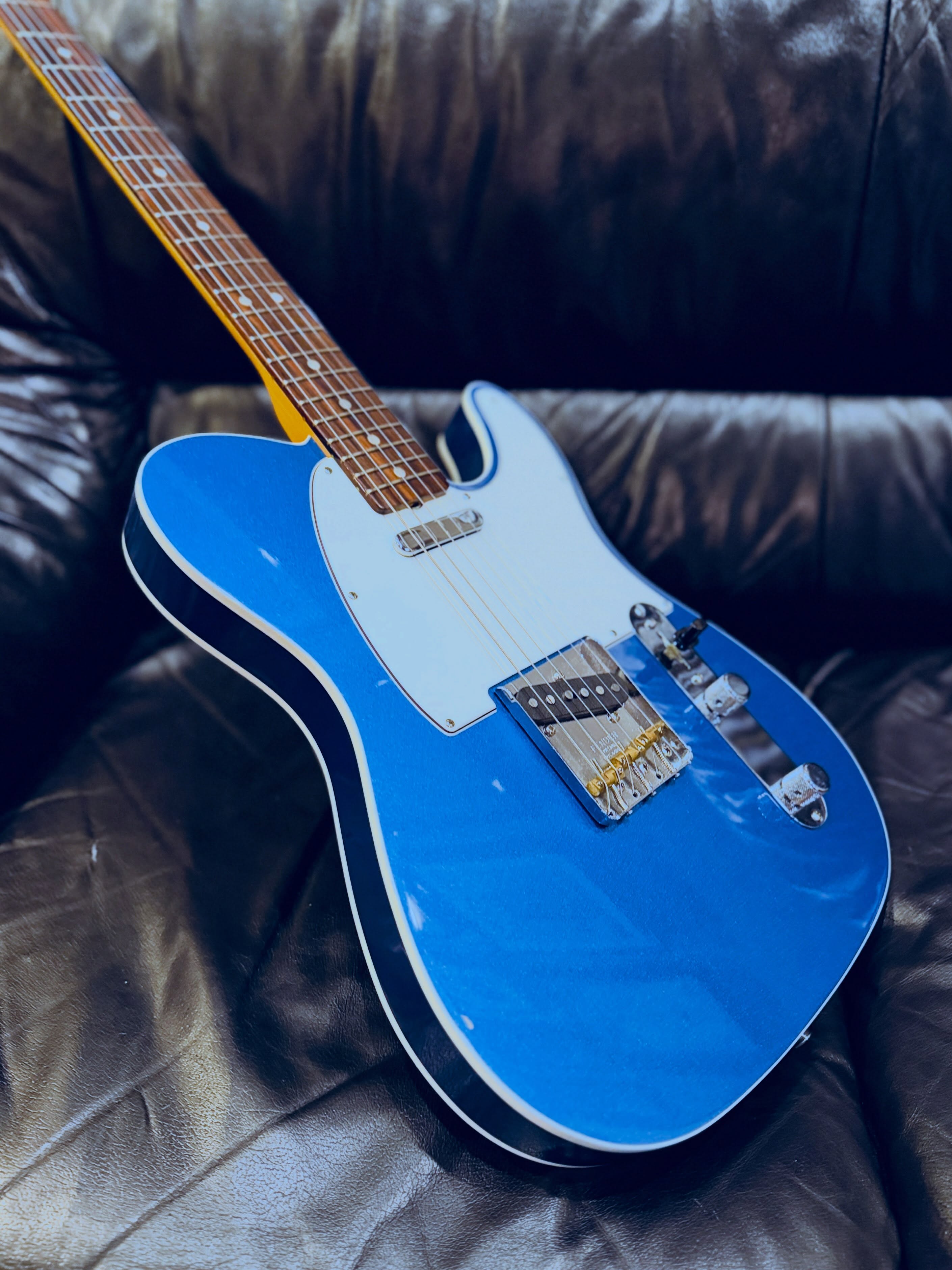 We just picked up this handsome 1962 Fender Tele Custom Reissue from @action_music for the studio.
One of the not so small benefits of this place is that the best guitar shop in the DMV is right downstairs.
#musiconpark