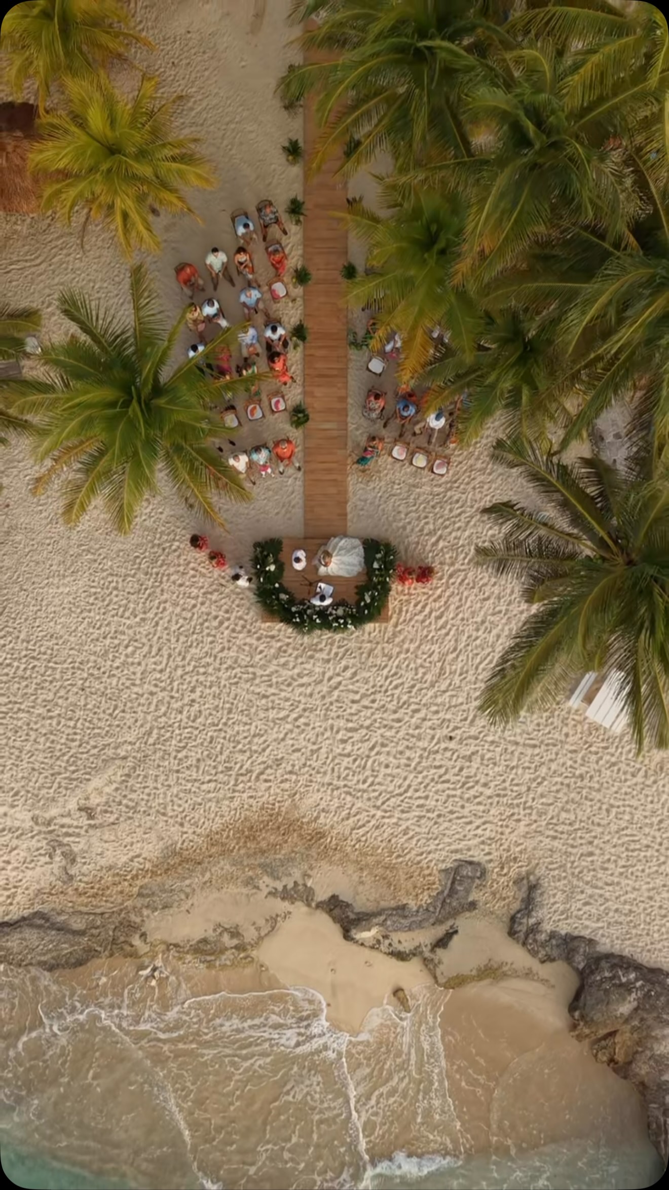 For infinity : Lisa βΎοΈ Thomas
Location: @buccanos
Wp: @mandarinaeventdesigners_
#cozumelweddings #cozumelphotographer #buccanosphotographer #cozumelisland #cozumel