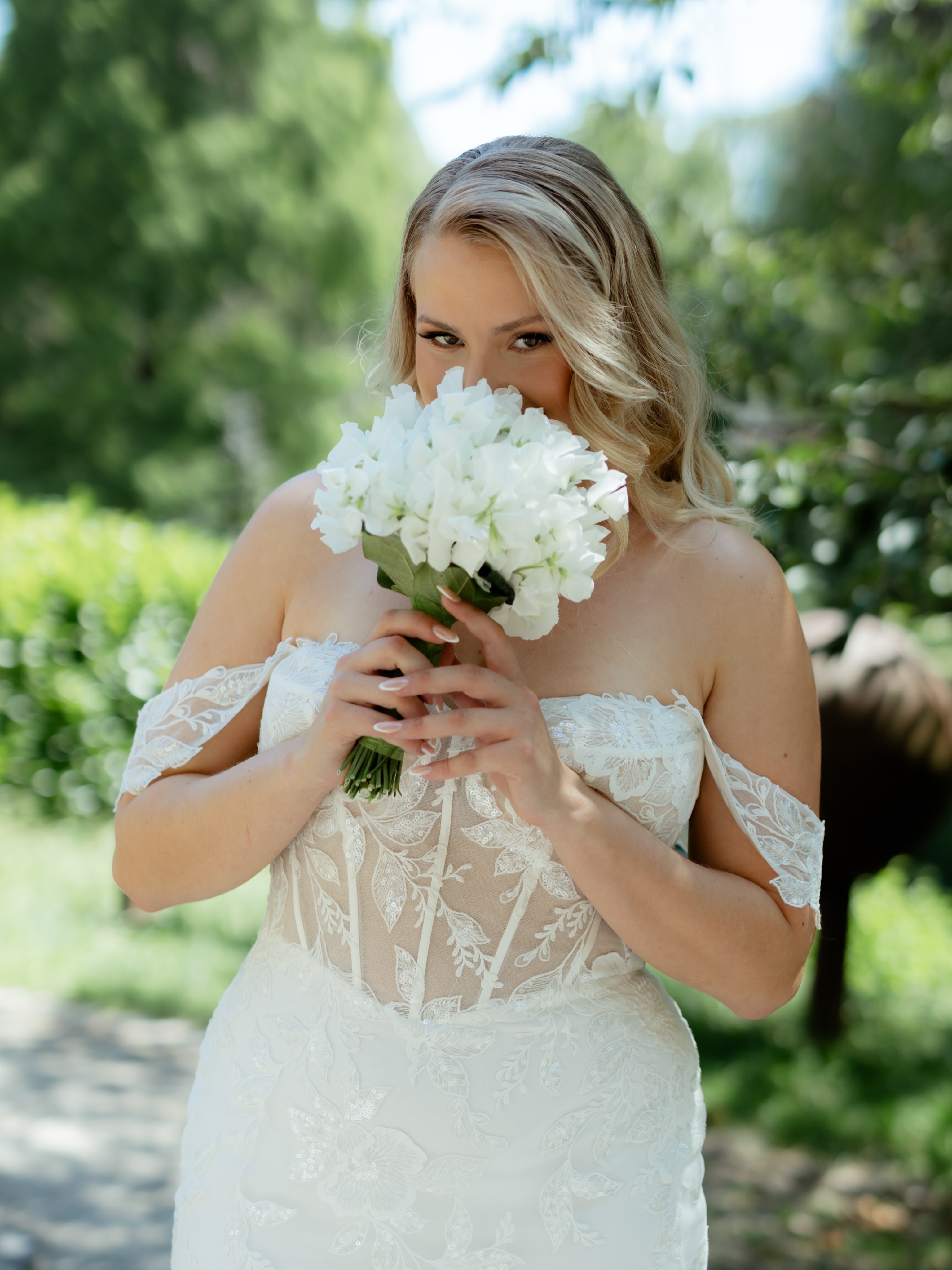 Grace, elegance, and timeless beauty. 🤍✨
#weddingphotography #destinationwedding #hochzeitsfotografdüsseldorf