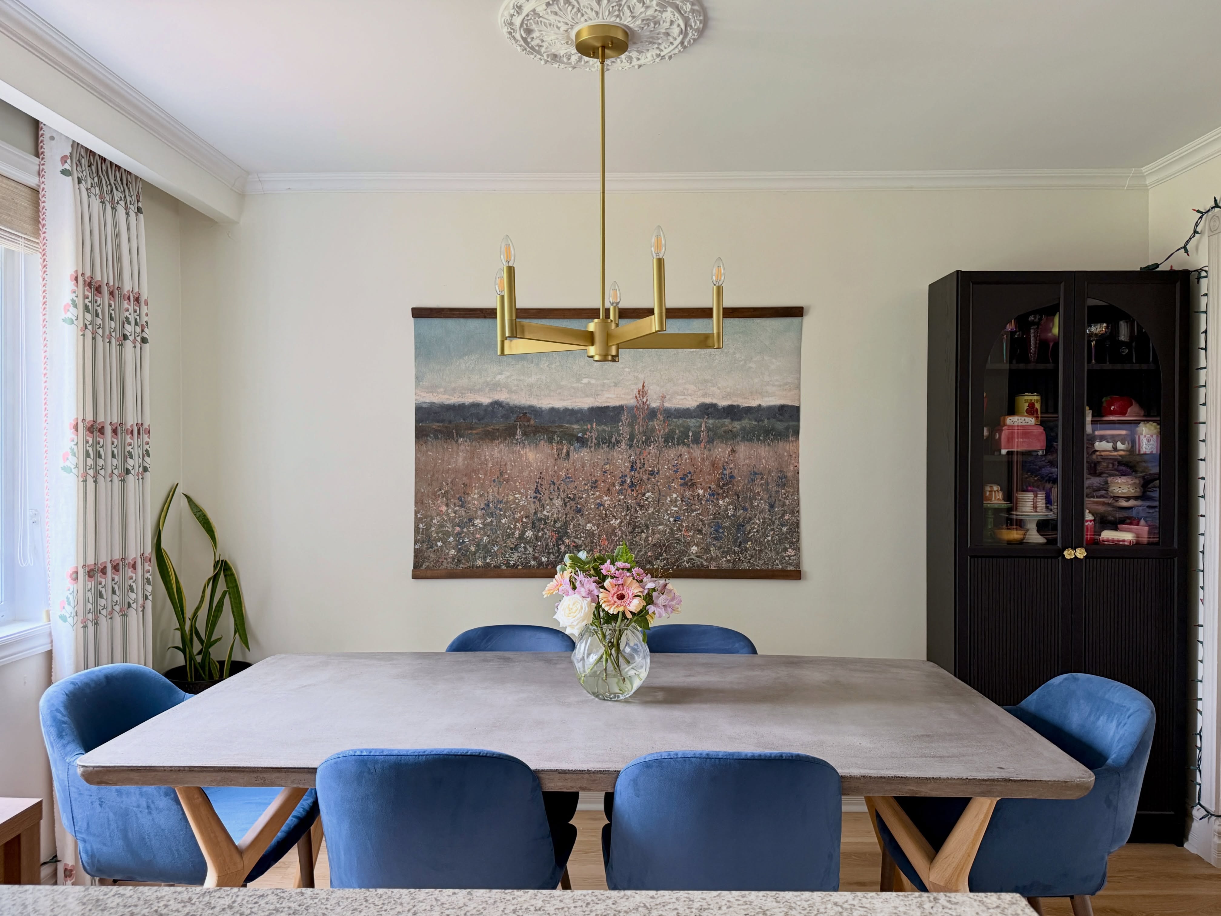 the view from the kitchen 🌼
#diningroomdecor #diningfurniture #ikeacabinets #simpledecor #oversizedart
dining room, concrete table, dining chairs, large artwork, home decor