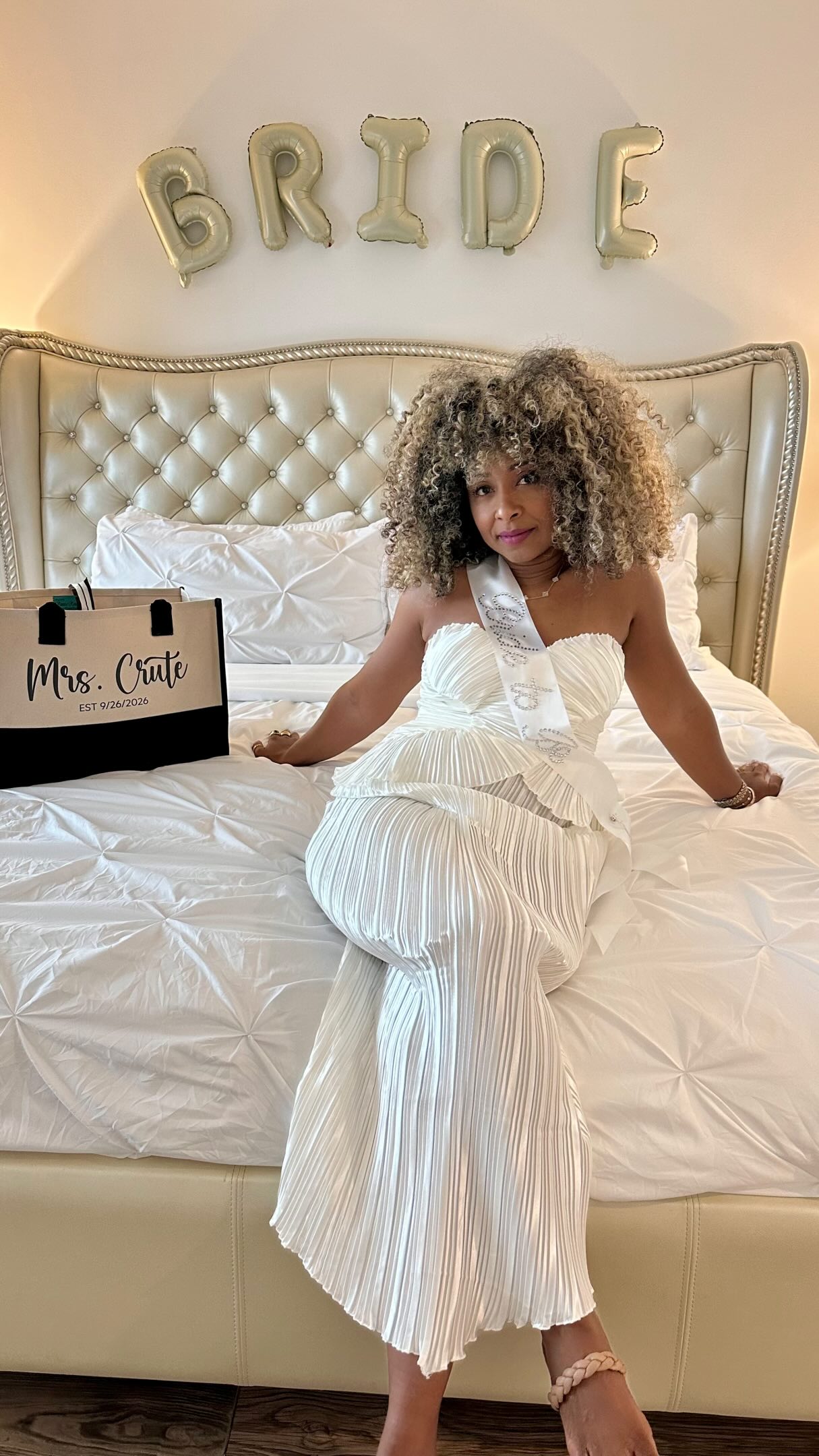 Friends are a gift from God 🥹. Thank you to my bridal party for planning the perfect bachelorette weekend. The rest is our little secret … 🤫😭
❤️ @ashleekatrice @xiomaranapoleon @blondyspeaks @dawnfontus_ ♾️
#61daystogo
#ACruteStory