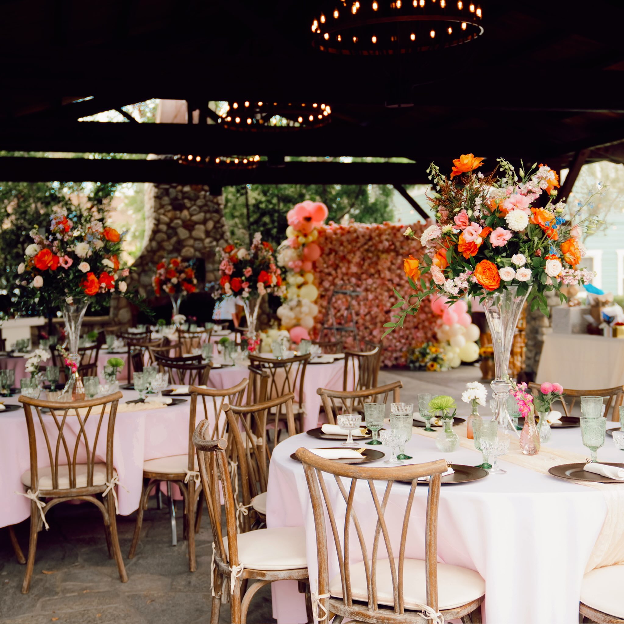 ✨Some beautiful details from @karaxlewis bridal shower✨ 💛She found her hunny💛