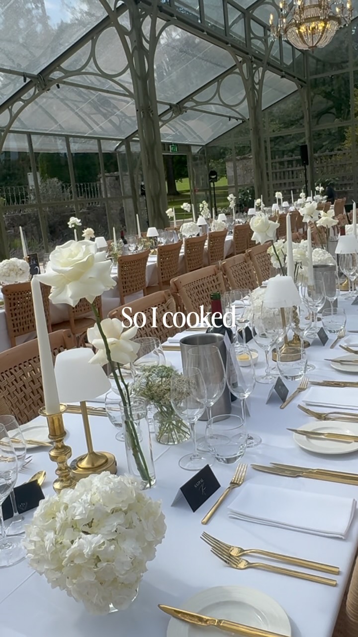 👩🍳…
My first wedding at @penicuikestate this weekend and I can’t begin to tell you how beeeeautiful this venue is. *chefs kiss 💋
Who knew a wee cart would bring me so much joy when setting up? Anyone else used to call a cart a bogie?
The Duchess 💋
#weddingflorist #scottishwedding #weddingstylist #weddingstyling #weddingdecor