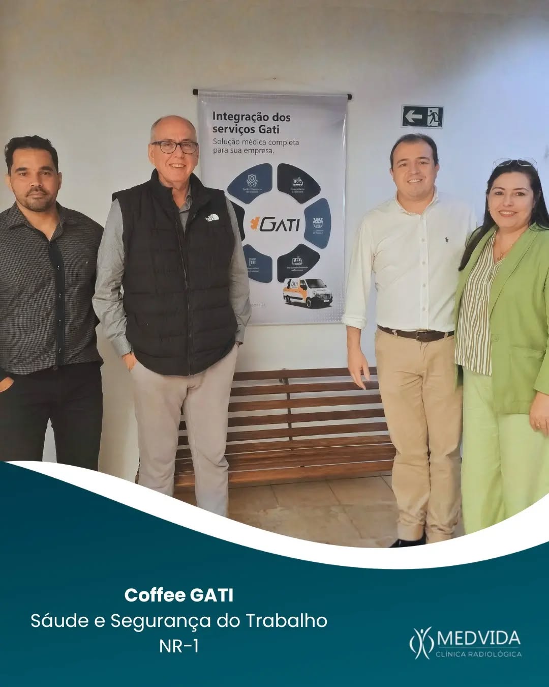 Quem cuida da saúde das pessoas também precisa cuidar de quem faz parte da equipe. 💙
Por isso, a Clínica Radiológica Medvida marcou presença no Coffee GATI, realizado em Pirassununga/SP. O Dr. Alexandre Grecco e a Luciane, do RH, participaram desse importante encontro sobre as atualizações da NR-1 e as novas exigências da legislação de Saúde e Segurança do Trabalho.
Mais do que adquirir conhecimento, esse foi um momento de troca de experiências e aprendizado, que contribuirá para fortalecer nossas ações voltadas à saúde mental, ao bem-estar e à segurança dos nossos colaboradores.
Na Medvida, acreditamos que um ambiente de trabalho saudável faz toda a diferença para oferecer um atendimento cada vez mais humano e de excelência. 💙✨
#Medvida #SaúdeComPropósito #SaúdeMental #BemEstar #NR1
