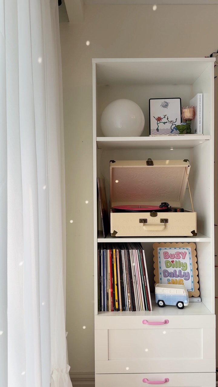 I feel like this shelf needs a little makeover... any colour or pattern ideas? 🎨
#livingroom #dopaminedecor #homestyling #canadiancreator #cozyhome
shelf makeover, ikea hack, shelf styling, furniture makeover, ikea shelf
