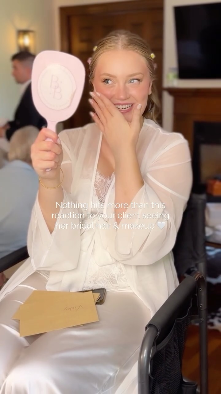 β¦ the grand reveal β¨πͺ½
congratulations beyoutiful Therese! π
hair & makeup by bb π«Άπ»π«Άπ»
@byvictoriaartistry
@victoriajaskimakeupartist
.
.
.
#beyoutifulbrides #niagaraweddings #bridalmakeup #bridalhair #niagaramakeupartist