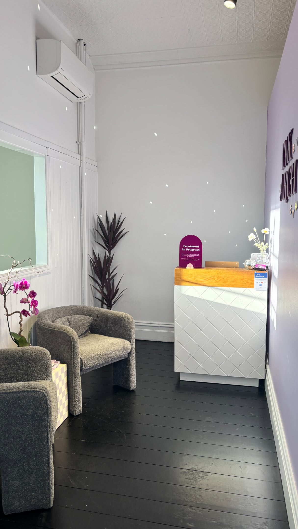 You already know the treatment is going to be amazing... but the real excitement starts with:
“So... remember what I told you last time?”
Suddenly we’re getting the full update we’ve been patiently waiting weeks for!!👀🍿
Lash appointments, brow appointments, cosmetic tattoo touch-ups... we’re here for the beauty *and* the life updates. It’s basically part of the service at this point. 🤍
Tell us... are you the client with the updates, or the one who says, “Nothing’s happened since I saw you”? 😂