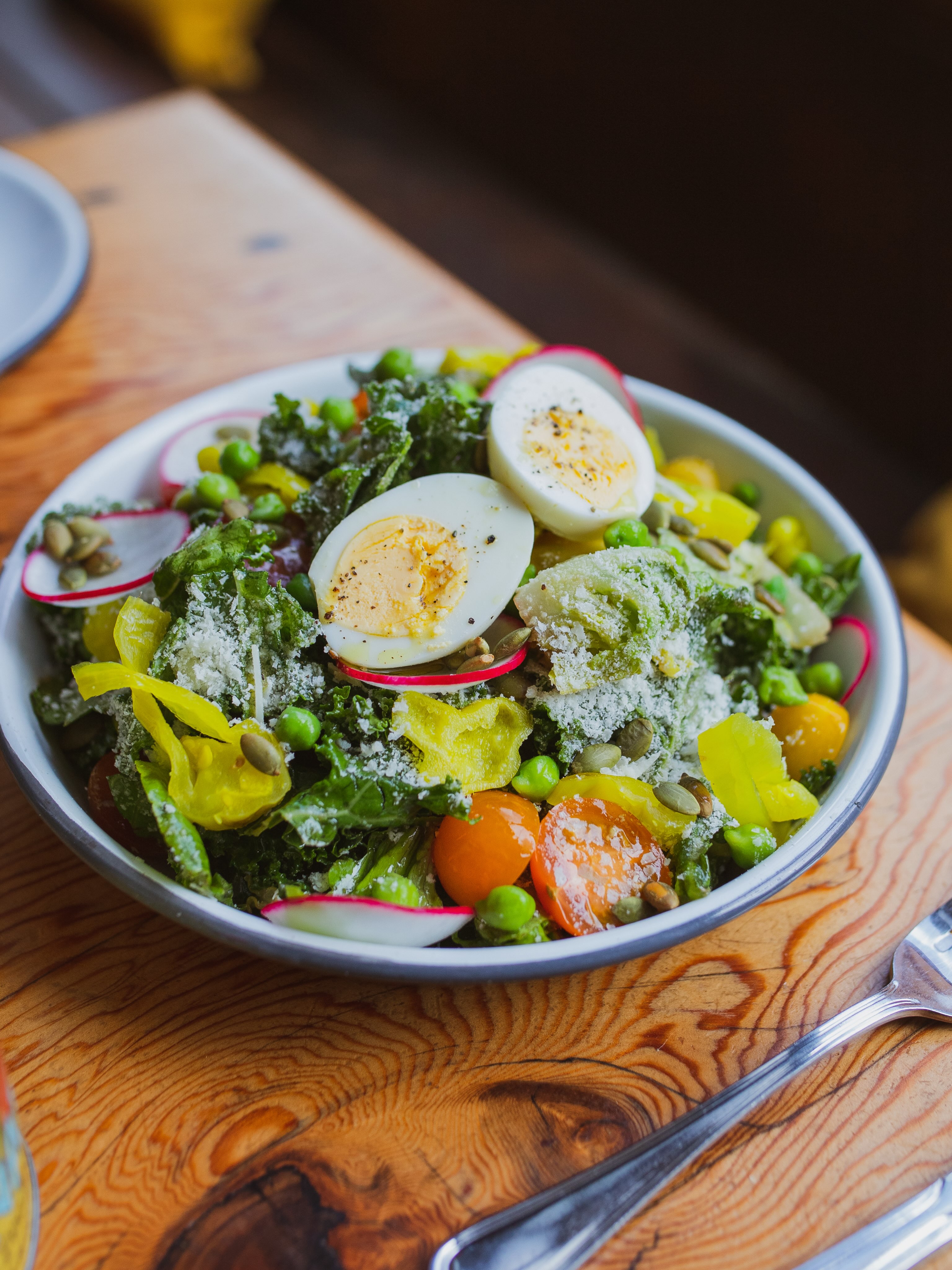 Nothing beats a fresh, vibrant Garden Salad for lunch.
Chef’s tip: Add mortadella or crispy pancetta 🤌🏼
📸 @kristinkins