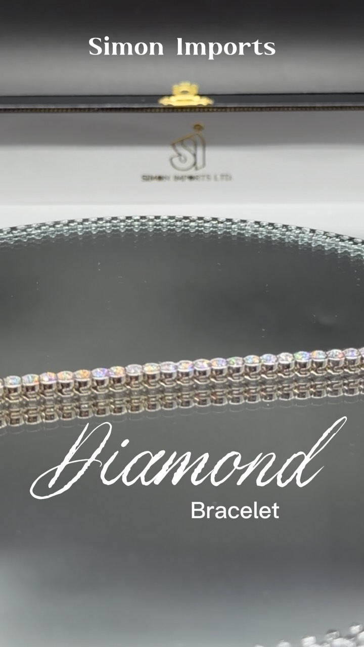 Just a little sparkle…💎
Okay, maybe a lot✨🤩😎
8ct natural diamond tennis bracelet, custom made in 14kt white gold with a half-bezel setting… Wow🤩
Have a great long weekend😎
💎❤️💎Friday Rocks💎❤️💎
#simonimports #fridayrocks #luxuryjewellery #DiamondTennisBracelet #diamonds