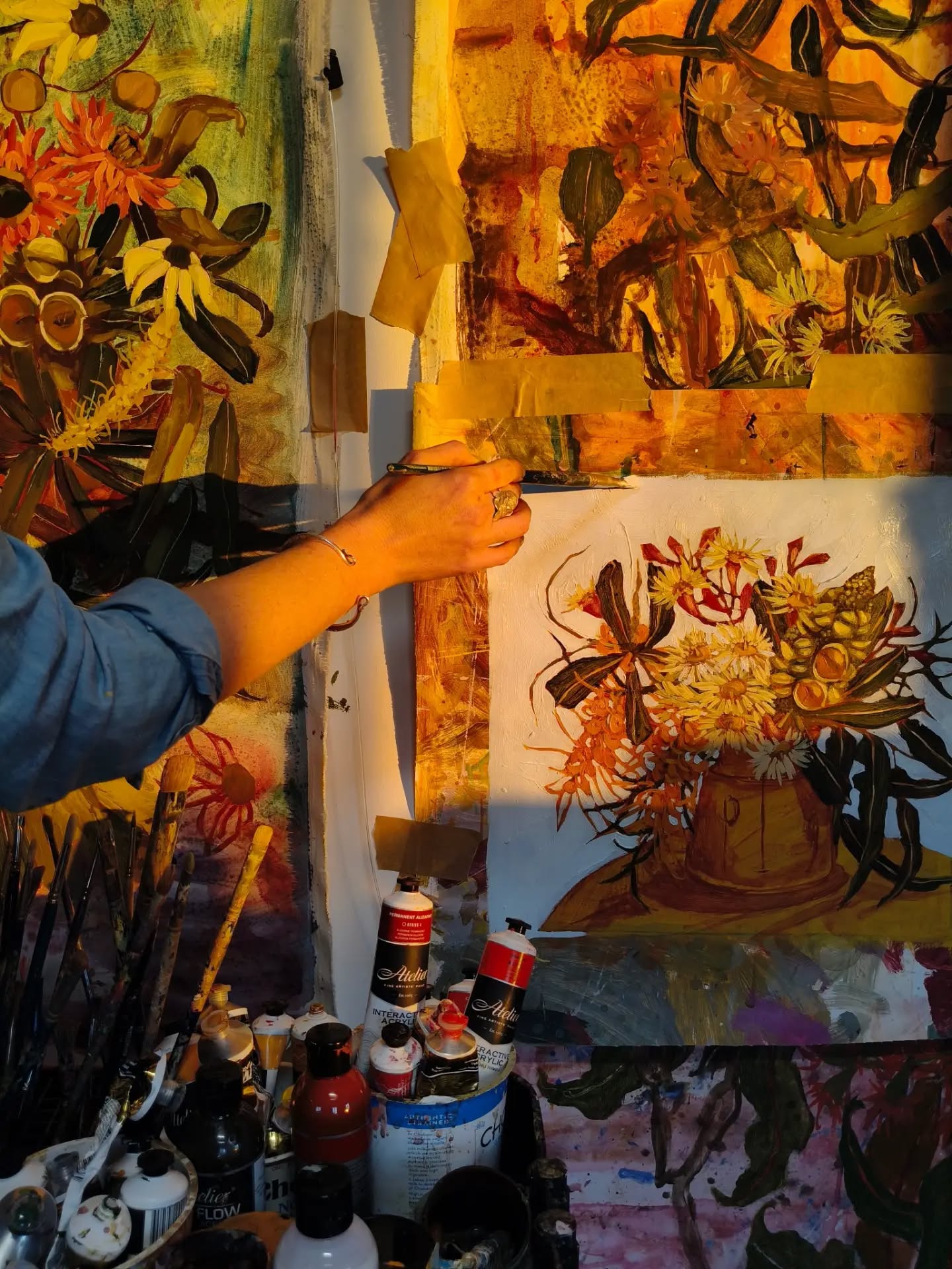 Golden afternoon light 💛
This week I've been working on a bunch of custom commissions - planning, sketching, finalising - paintings all at different stages.
My commissions for the rest of 2026 are full, but send me a message if you would like something for next year!
-
Australian art / Australian artist / still life painting / floral artwork / Australian flowers / Brisbane artist / art studio / earthy colours