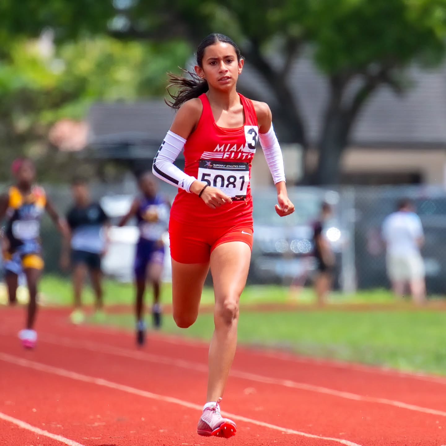 What a performance at the AAU Club National Championships! π₯
Mariam Ruiz put together an incredible meet, earning: π₯ AAU National Runner-Up in the 800m β 2:27.77 π₯ 3rd Place in the 400m β 1:00.44 (Personal Best)
Two events. Two trips to the podium. πͺ
Now it's on to the AAU Junior Olympic Games in Des Moines, Iowa later this month, where she'll proudly represent Miami Elite against the nation's best.
We're incredibly proud of your hard work and can't wait to see what's next. Let's keep the momentum going! β€οΈπββοΈ
---
πΈ @nhyltonphoto
#MiamiEliteTrackClub #AAUClubNationals #AAUJuniorOlympics #TrackAndField #Tropicalpark
