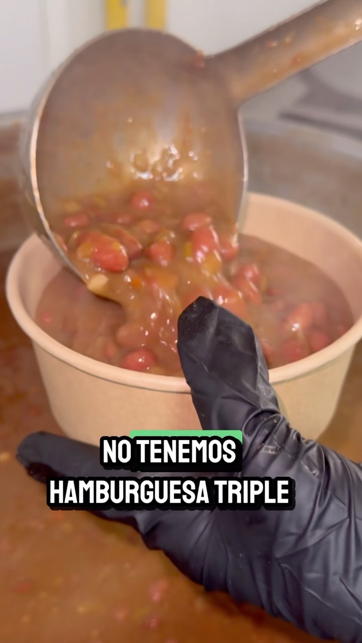 🍔No tenemos hamburguesa triple, pero sí triple almuerzo😅💚
📲Escríbenos para enviarte el menú de este sábado!