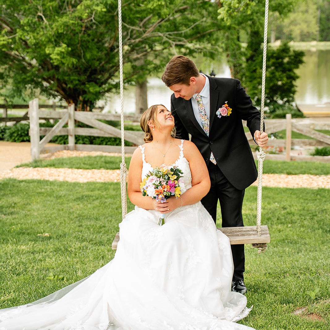 1st Look - 1st Kiss - 1st Dance
What's your favorite moment?
@aray_ofevents Wedding Coordinators: Courtney, Megan
Venue: @thevenueatmdl
Photographer: @blacktieweddingsandevents