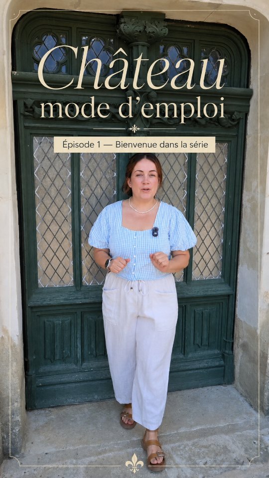 Nouveau rendez-vous au château : Château mode d’emploi.
Pour celles et ceux qui arrivent ici, moi c’est Vanina. Je suis la fille des propriétaires du Château de La Villaumaire, et depuis un peu plus d’un an, je raconte ici la vie de ce château familial.
Dans cette nouvelle série, je vous parlerai d’histoire, d’architecture, de restauration, de mobilier, de chantiers en cours, mais aussi d’anecdotes privées, de coulisses d’événements, de visites, et de tout ce qu’on ne raconte pas toujours.
L’idée : répondre aux questions qu’on se pose sur la vie dans un château, mais qu’on n’ose pas forcément poser.
Rendez-vous chaque mardi pour un nouvel épisode.
Et d’ici là, dites-moi en commentaire ce que vous aimeriez savoir, comprendre ou découvrir.
#chateaudelavillaumaire
#chateaumodedemploi
#vieauchateau
#patrimoine
#touraine