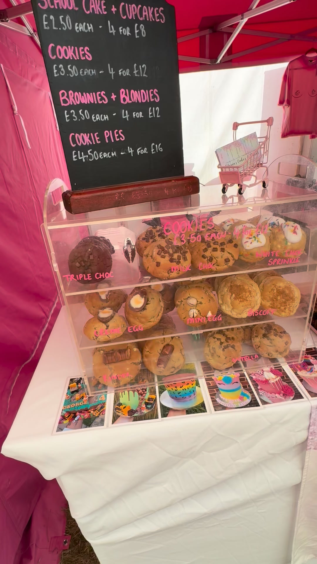 🎀 The Pink Cake Tent at The New Forest Show Day 2! 🎀
📍 The Pink Cake Tent
📅 Tuesday 28th – Thursday 30th July
⏰ 8am–6pm
🎪 New Forest Show
#MariasCakesAndBakes #NewForestShow #PinkCakeTent #HomemadeBakes #FreshlyBaked #CakeLovers #BrownieLovers #CookieLovers #CupcakeLove #SupportSmallBusiness #HampshireEvents #LocalBakery #TreatYourself #SummerShow #FoodieFinds